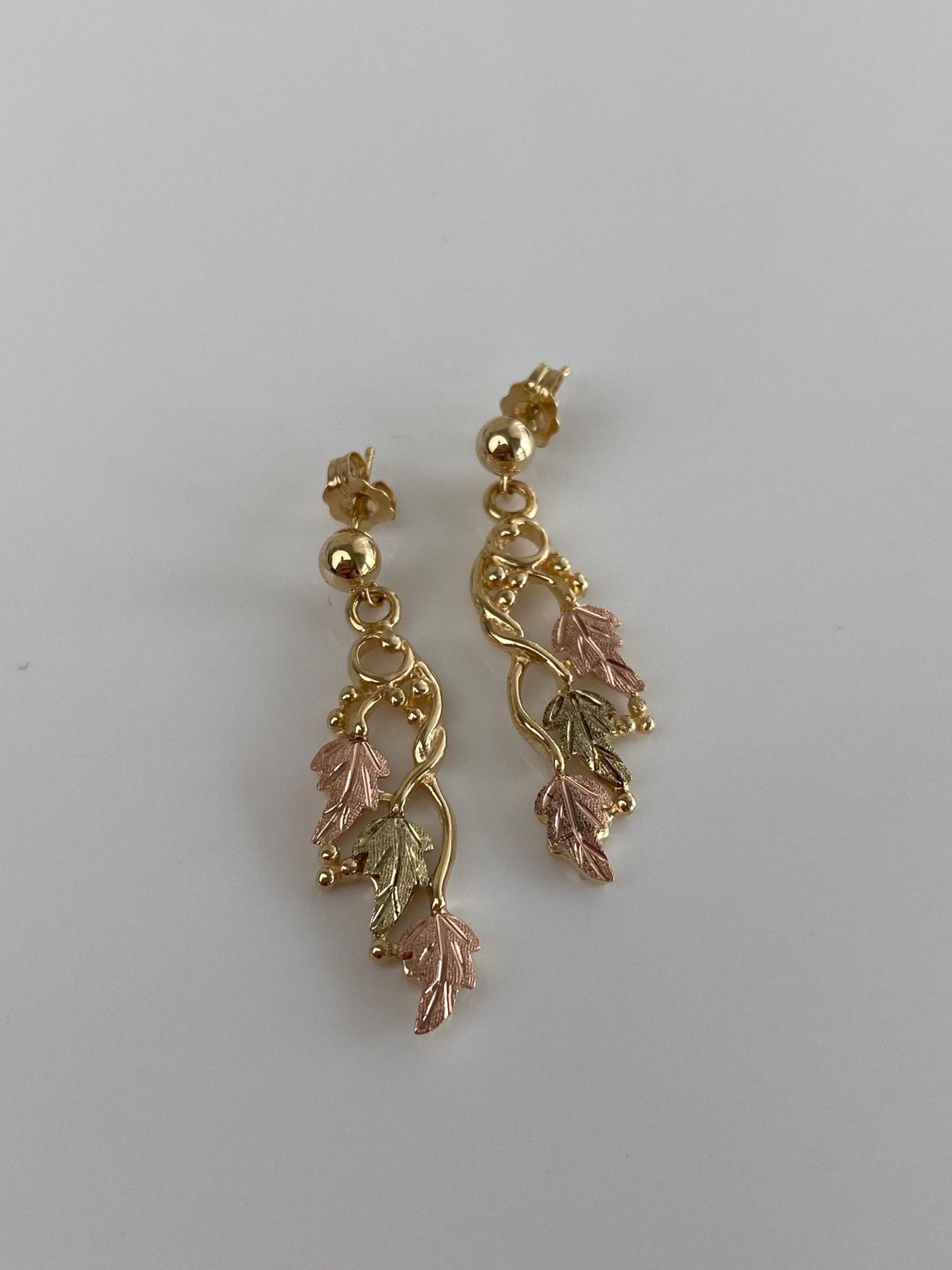 Vintage Solid 10k Black Hills Gold Grapevine Dangle Stud Earrings