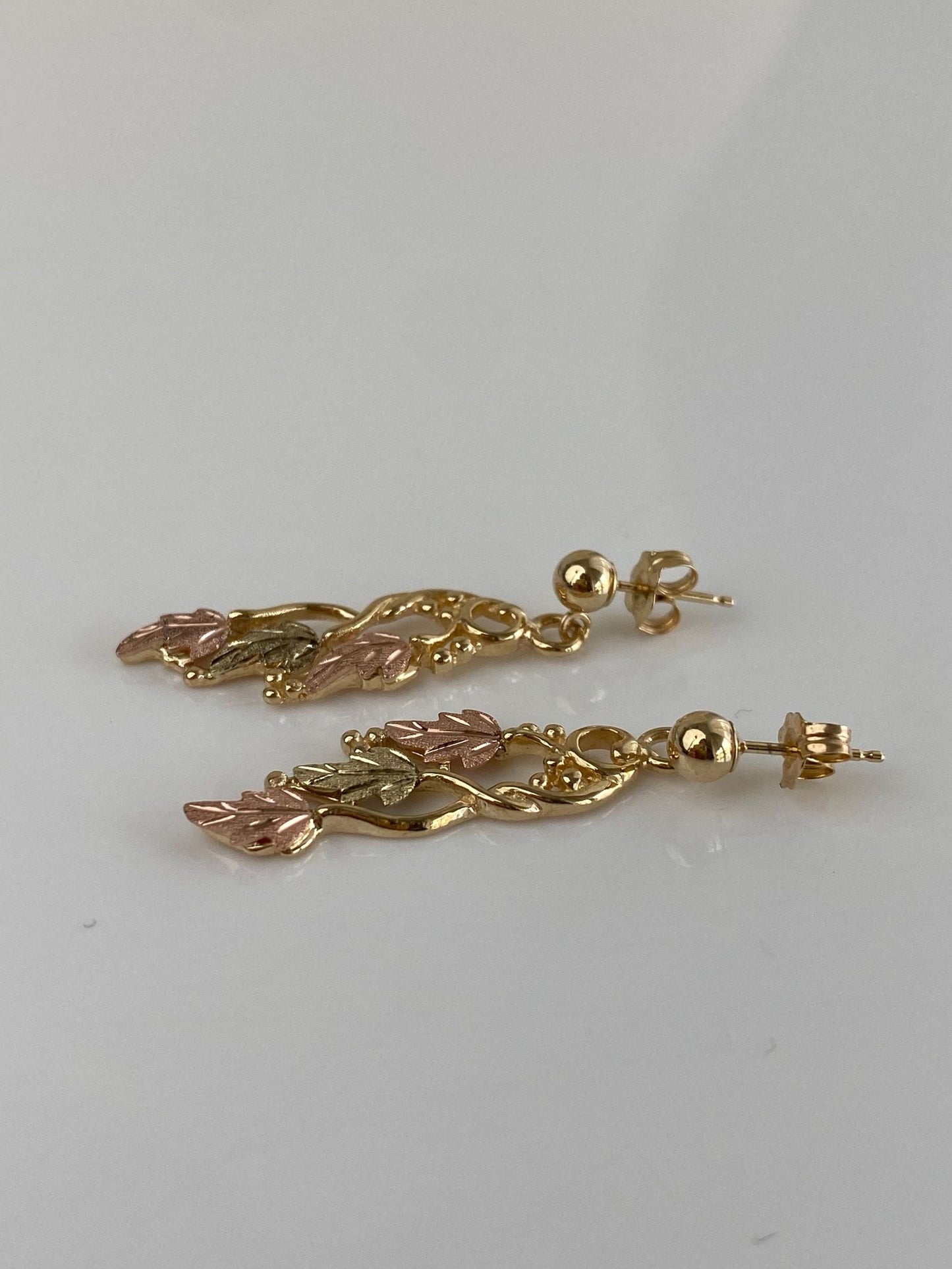 Vintage Solid 10k Black Hills Gold Grapevine Dangle Stud Earrings