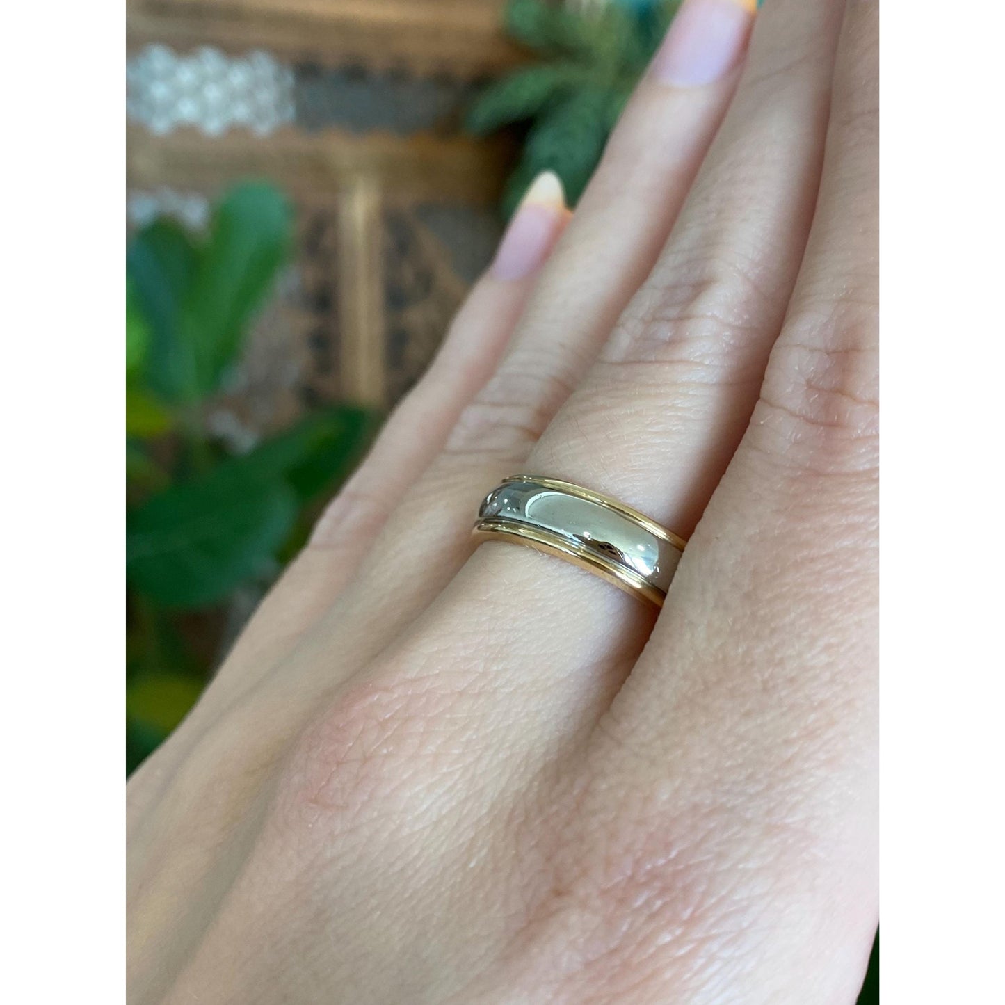 Vintage Solid 14k White & Yellow Gold Lined Ring Band - Size 8.75