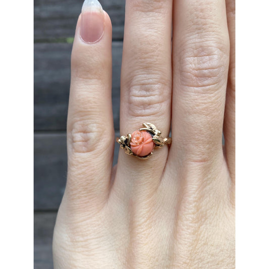 Vintage Solid 14k Yellow Gold Carved Coral Flower Ring - Size 4.75