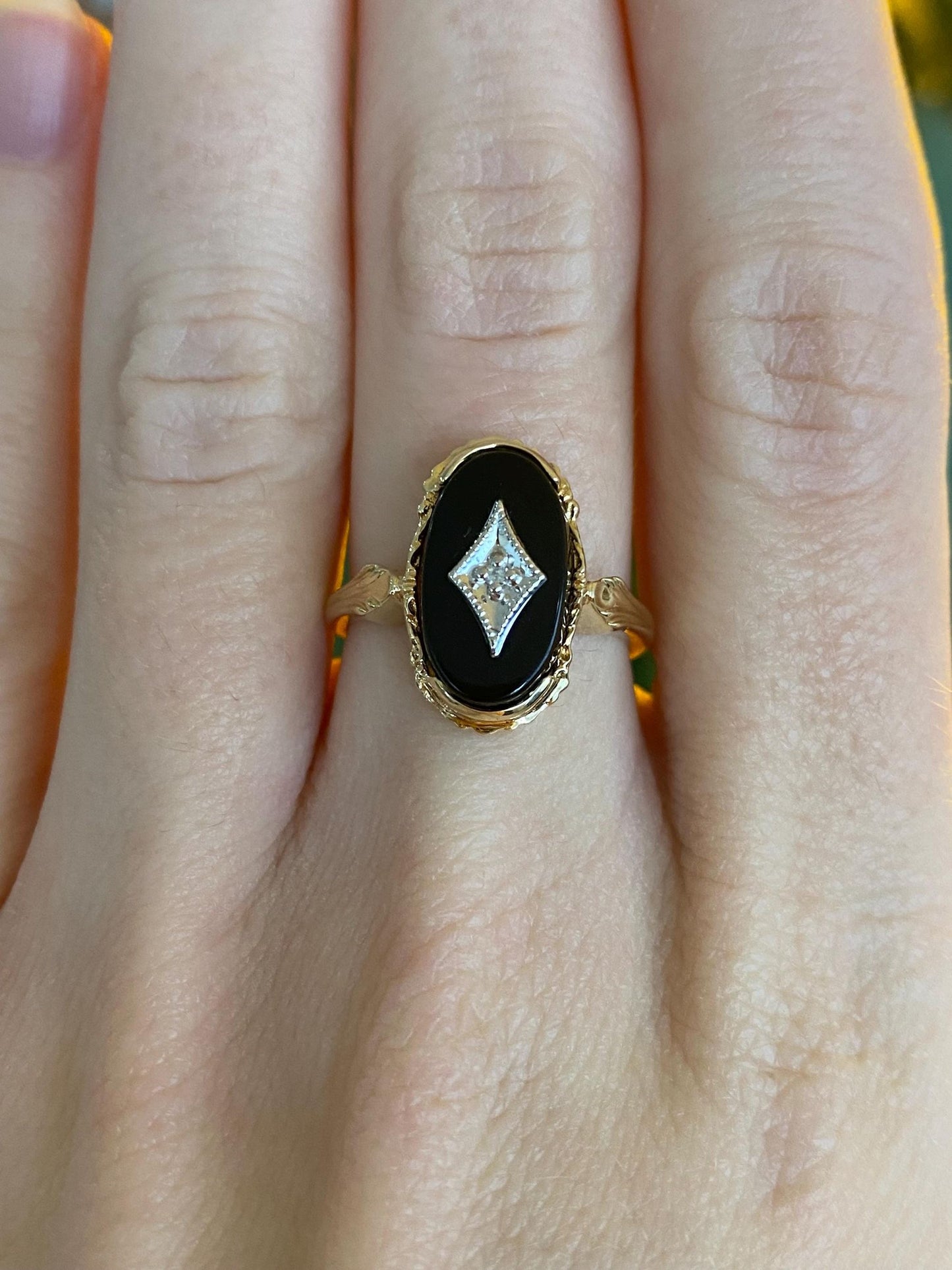 Vintage Solid 10k White & Yellow Gold Onyx Diamond Ring - Size 6.25