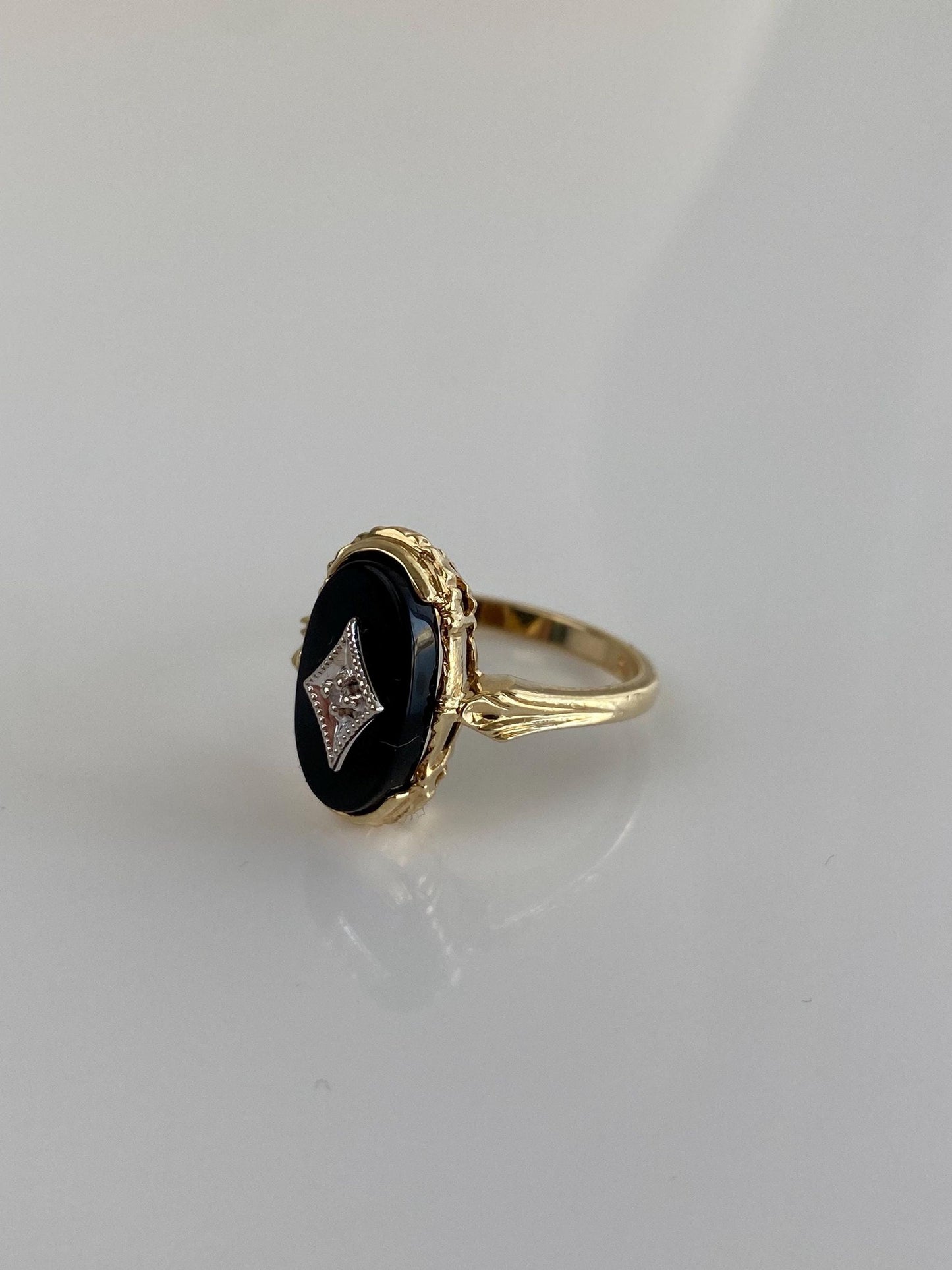 Vintage Solid 10k White & Yellow Gold Onyx Diamond Ring - Size 6.25