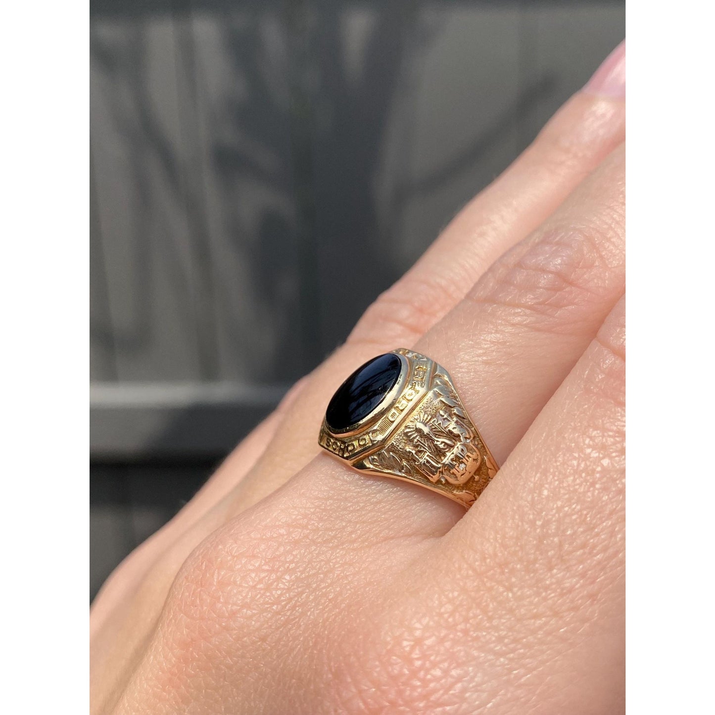 Vintage Solid 10k Yellow Gold Black Onyx Class Ring - Size 7