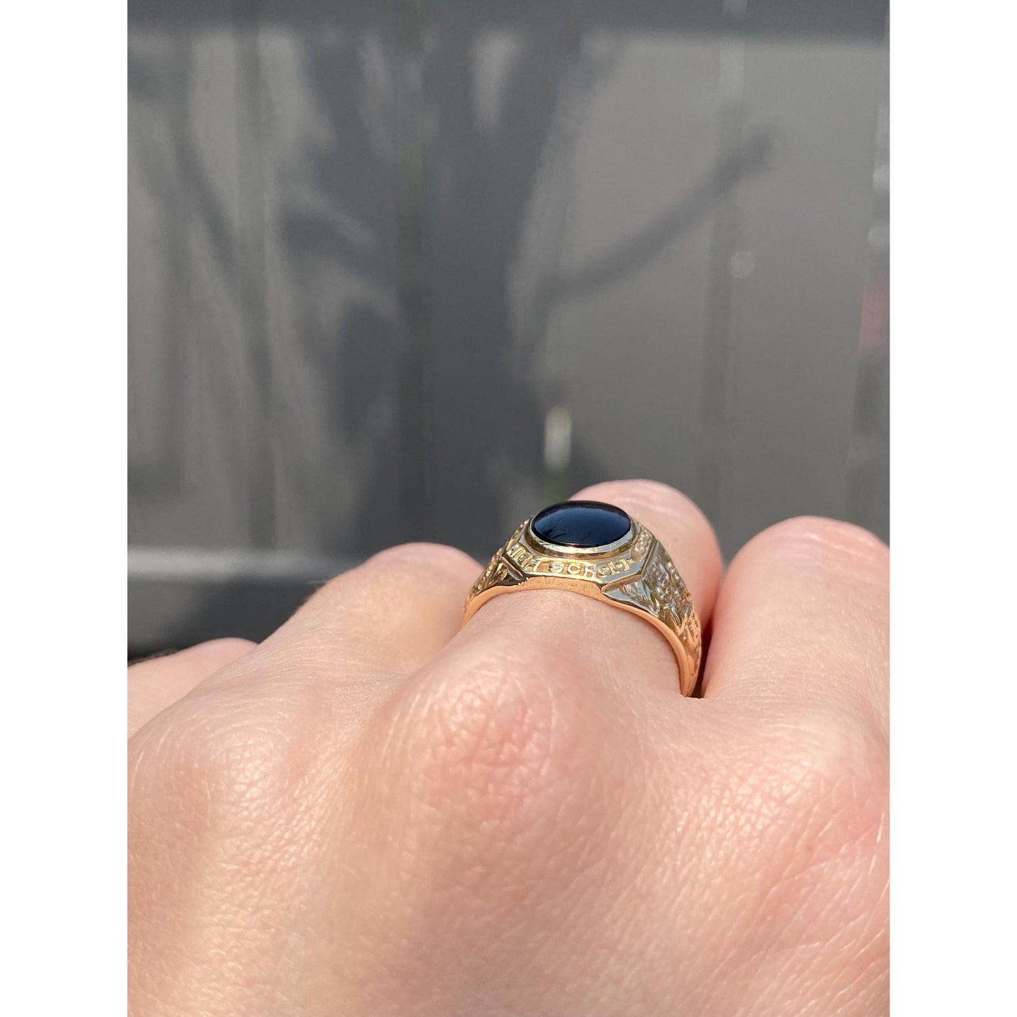 Vintage Solid 10k Yellow Gold Black Onyx Class Ring - Size 7