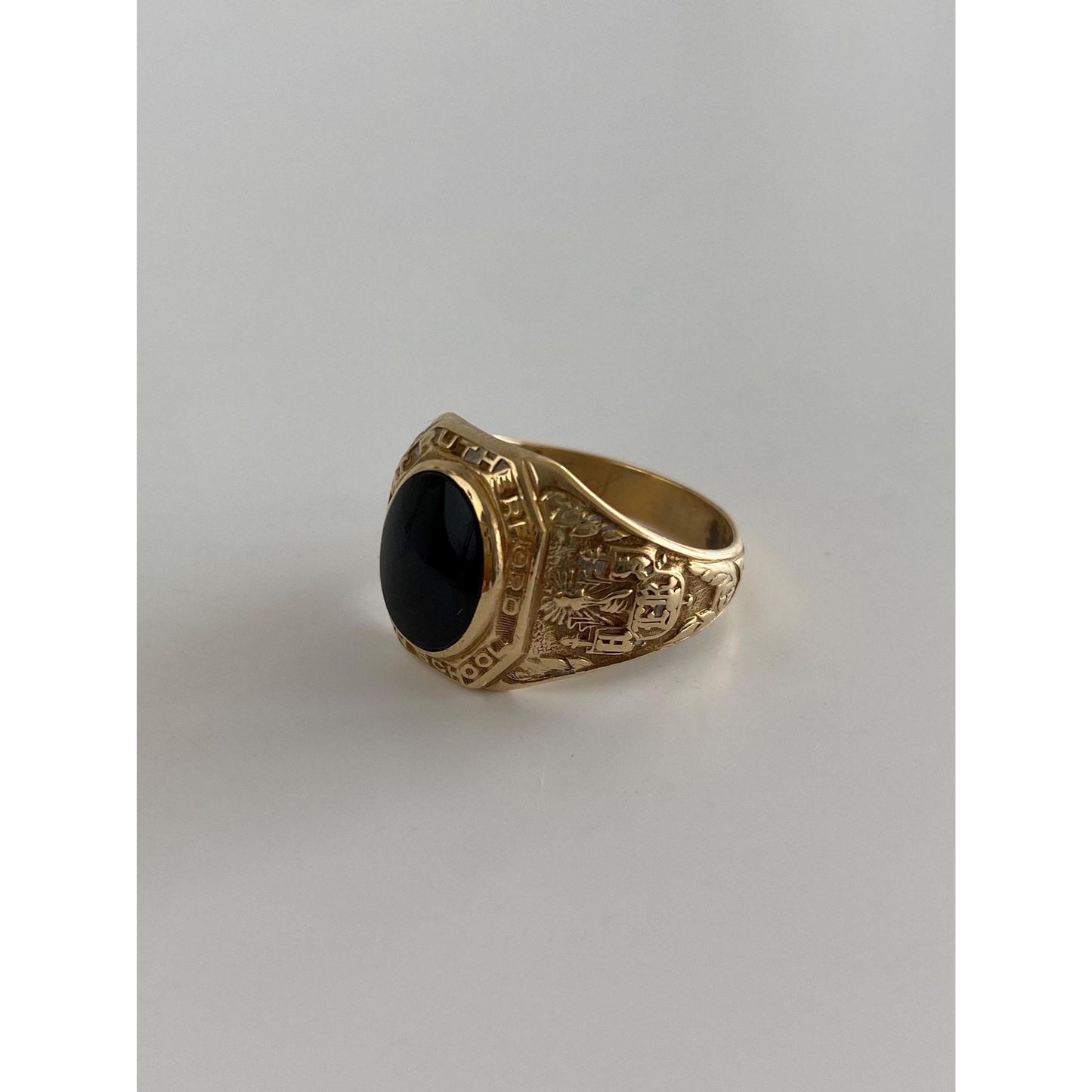Vintage Solid 10k Yellow Gold Black Onyx Class Ring - Size 7