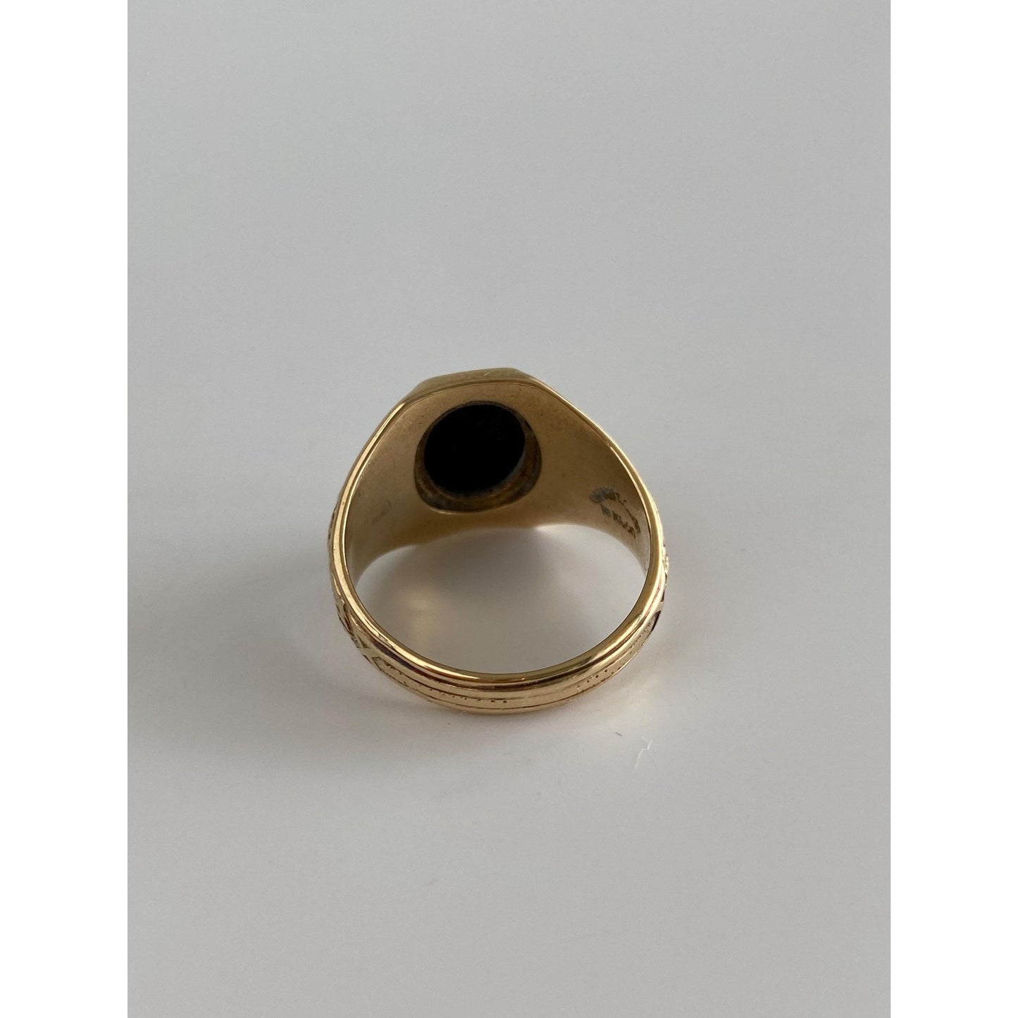 Vintage Solid 10k Yellow Gold Black Onyx Class Ring - Size 7