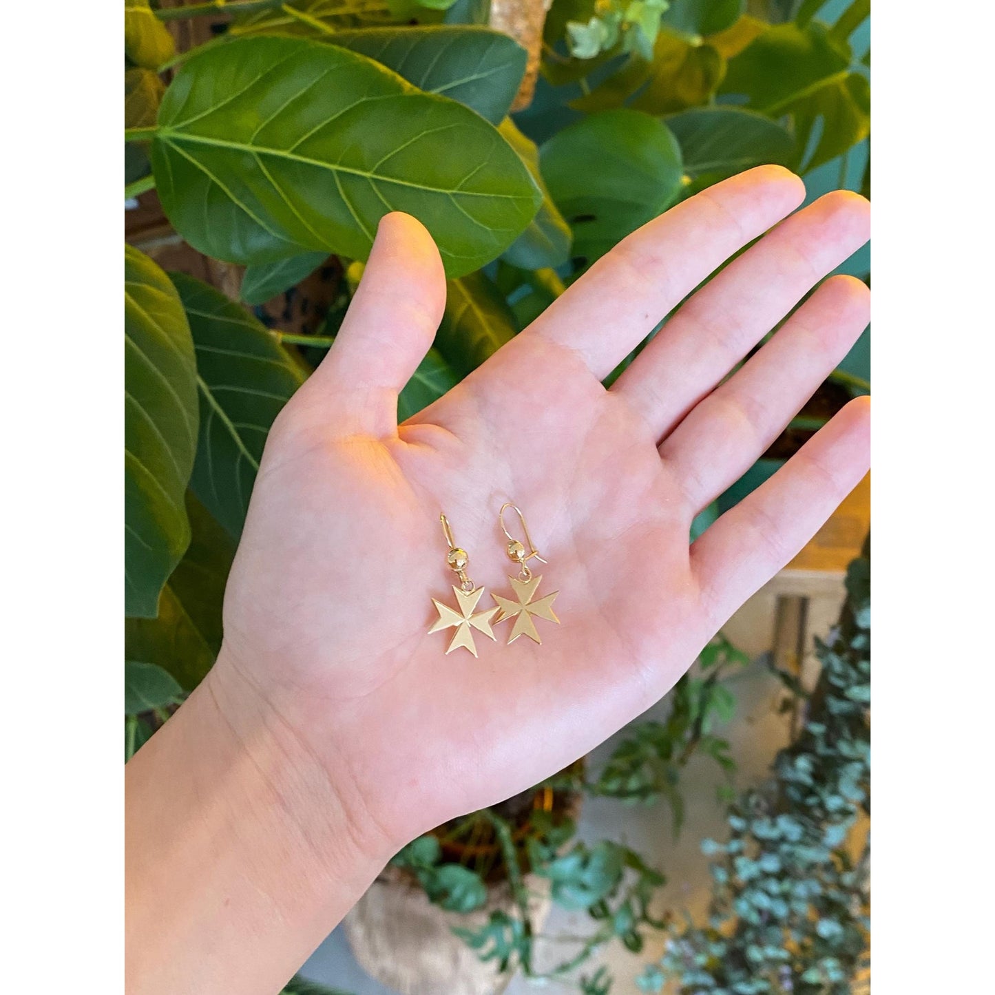 Vintage Solid 18k Yellow Gold Dangle Earrings