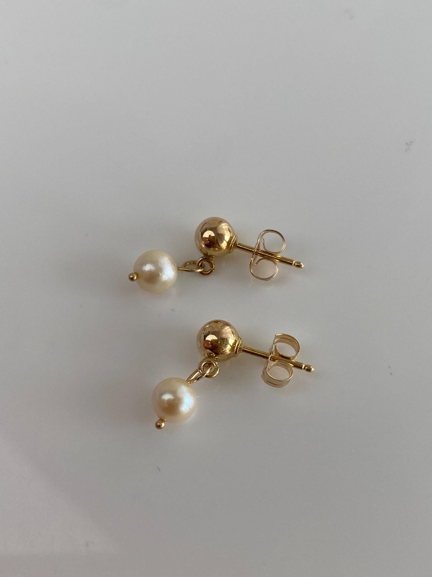 Vintage 14k Yellow Gold Pearl Dangle Stud Earrings