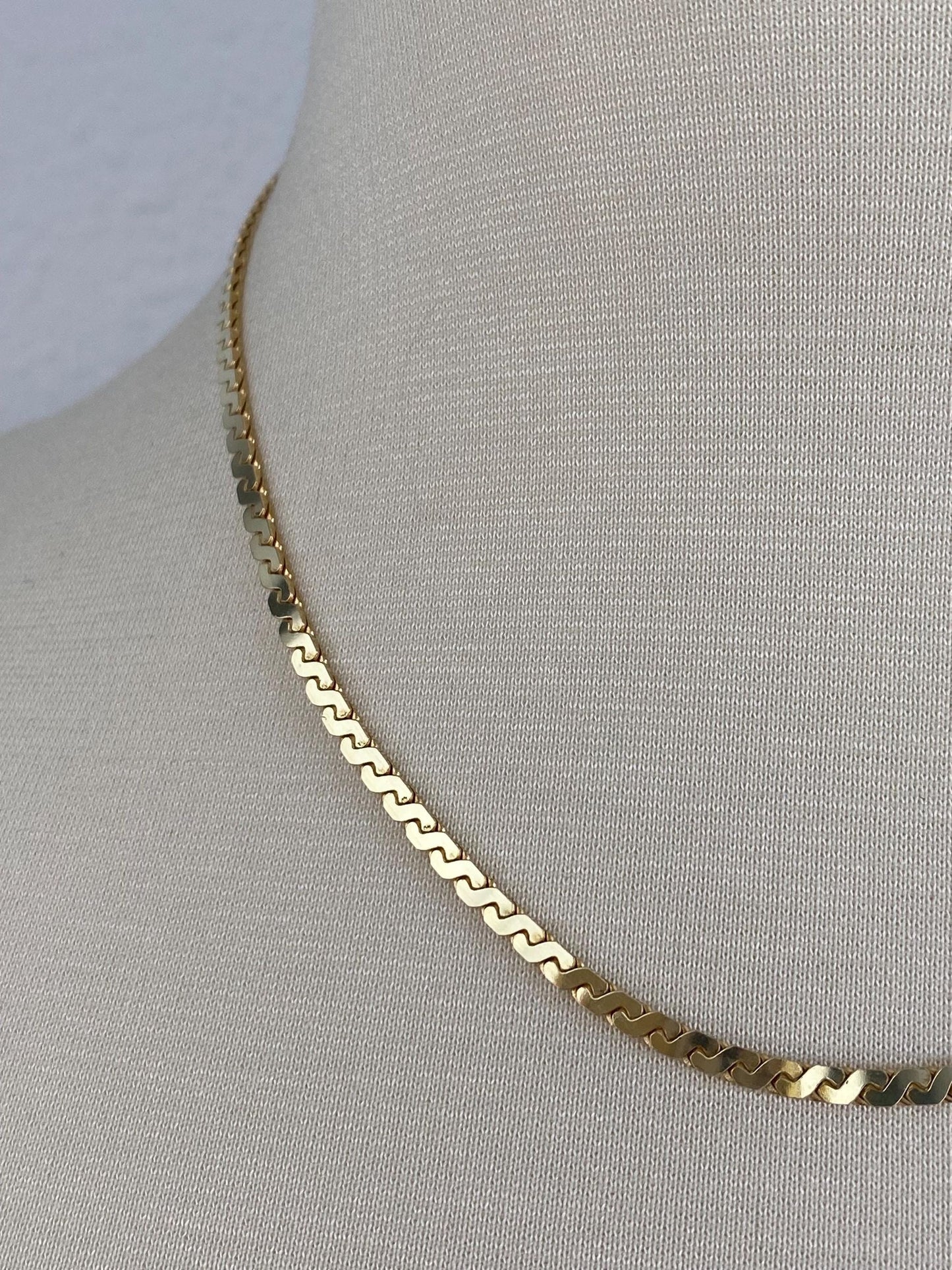 Vintage Solid 14k Yellow Gold Chunky Serpentine Chain Necklace - 17.5 inches