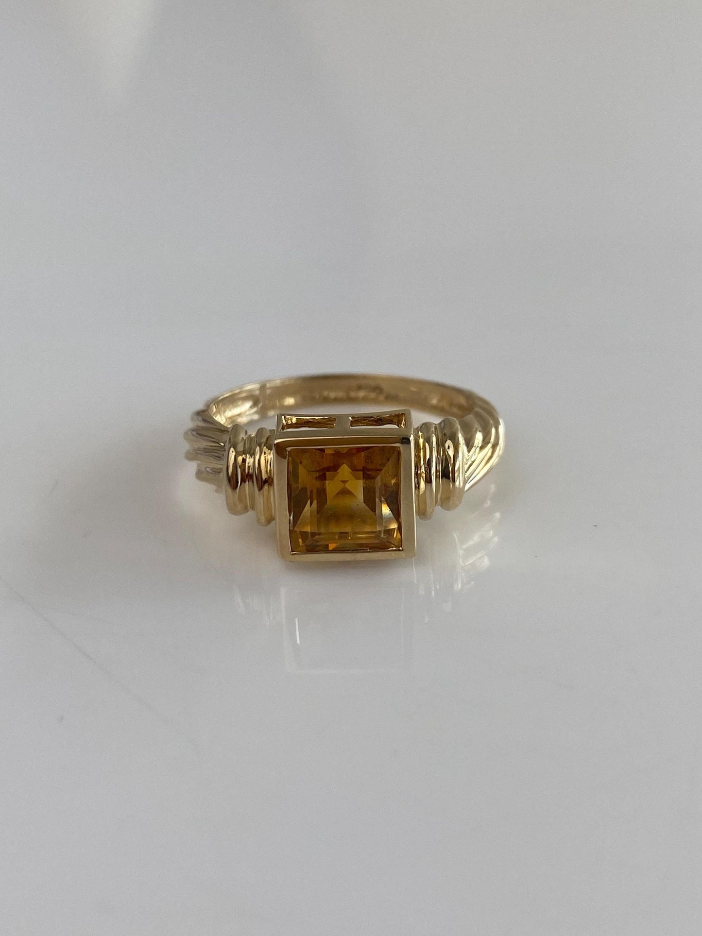 Vintage Solid 14k Yellow Gold Citrine Twist Ring Band - Size 7.5