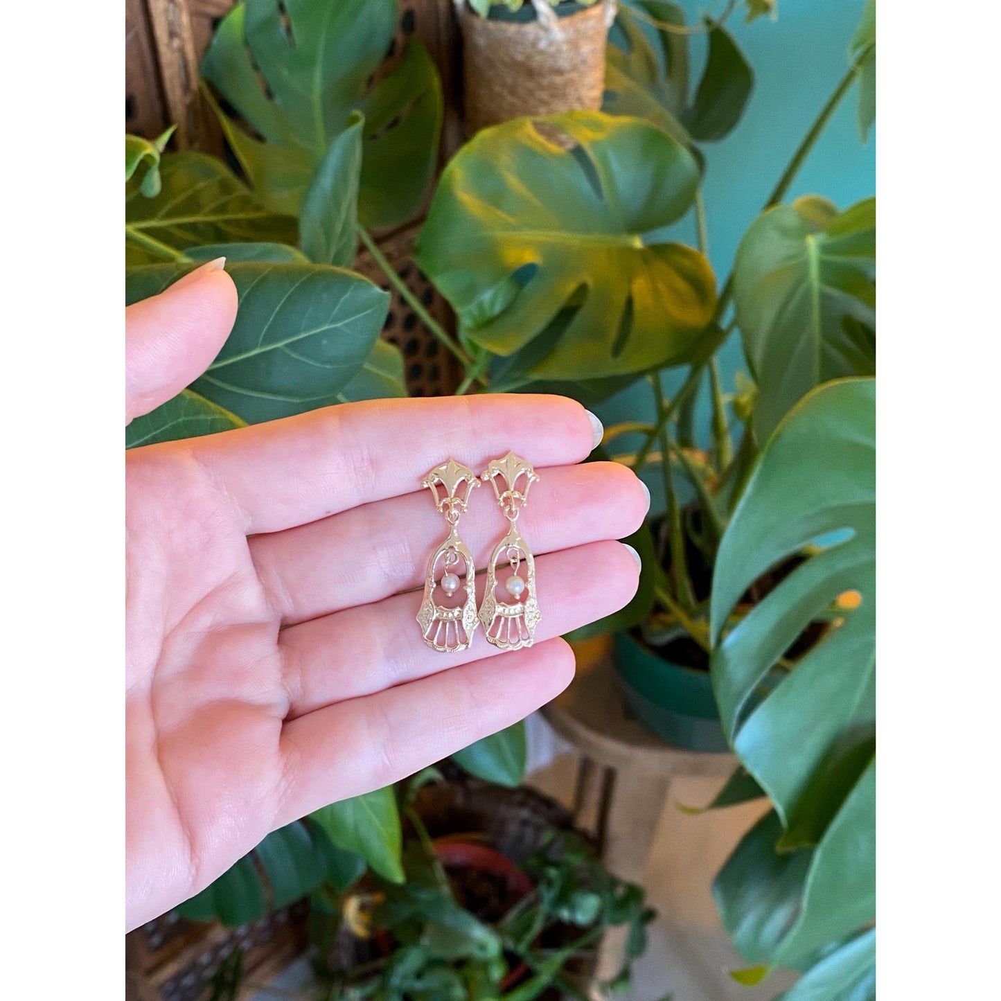 Vintage Solid 14k Yellow Gold Pearl Ornate Dangle Stud Earrings