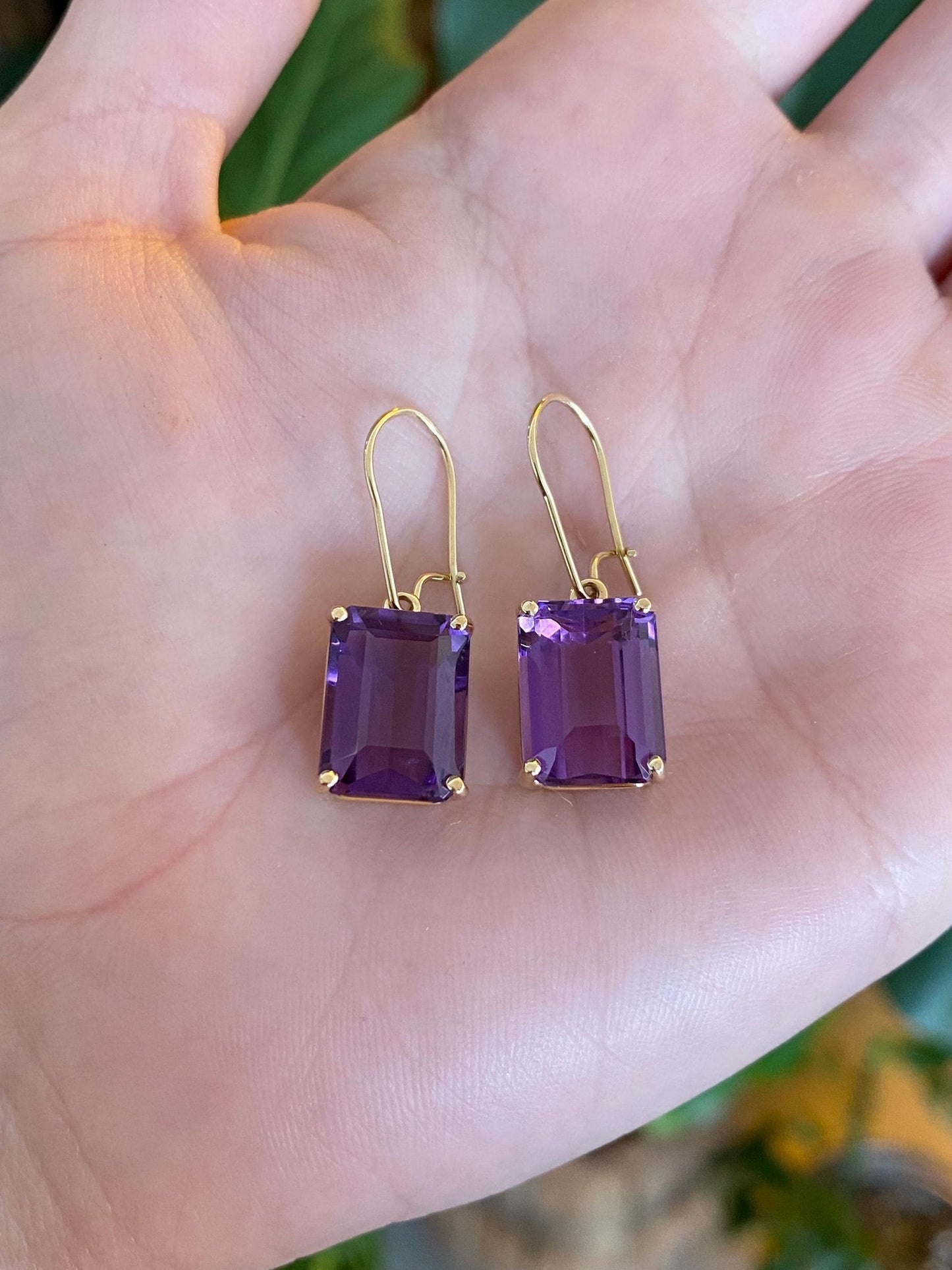 Vintage Solid 14k Yellow Gold Amethyst Dangle Earrings