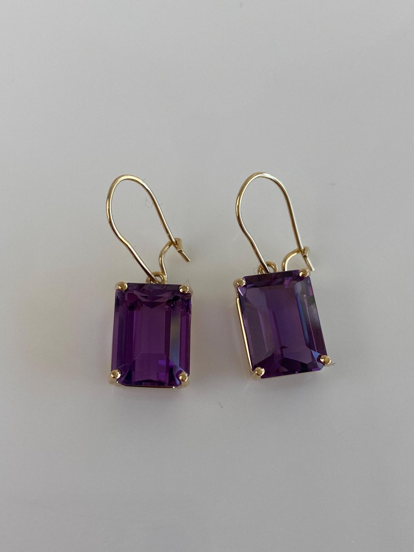 Vintage Solid 14k Yellow Gold Amethyst Dangle Earrings