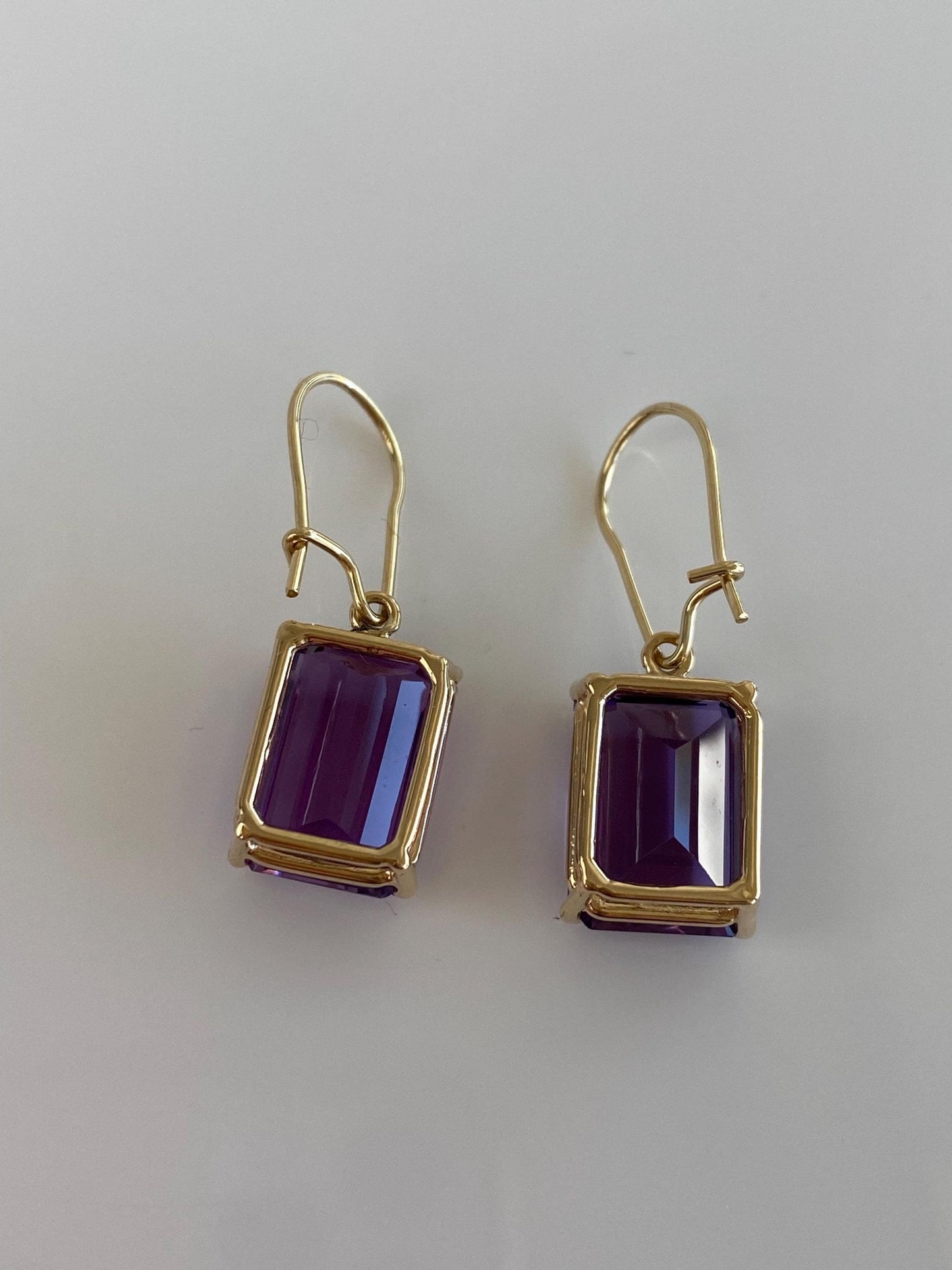 Vintage Solid 14k Yellow Gold Amethyst Dangle Earrings