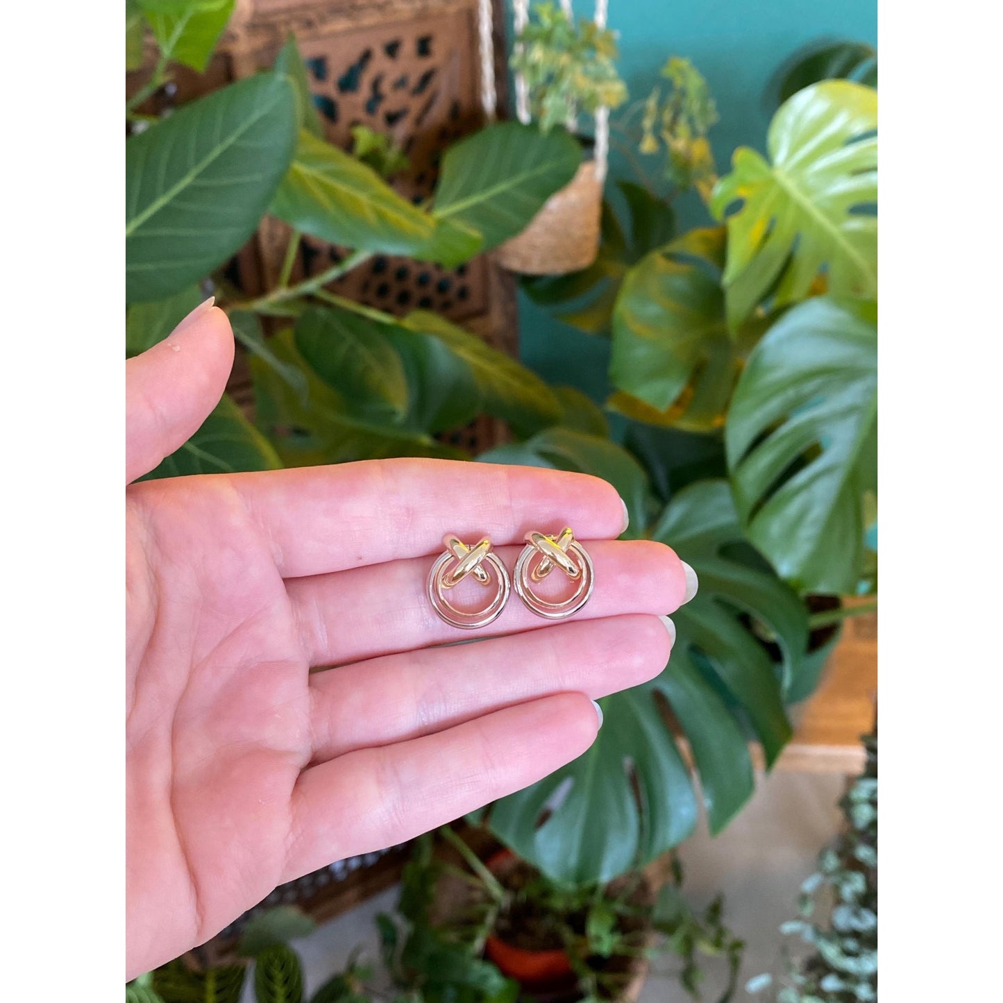 Vintage 14k Tri Tone Gold Circle X Stud Earrings