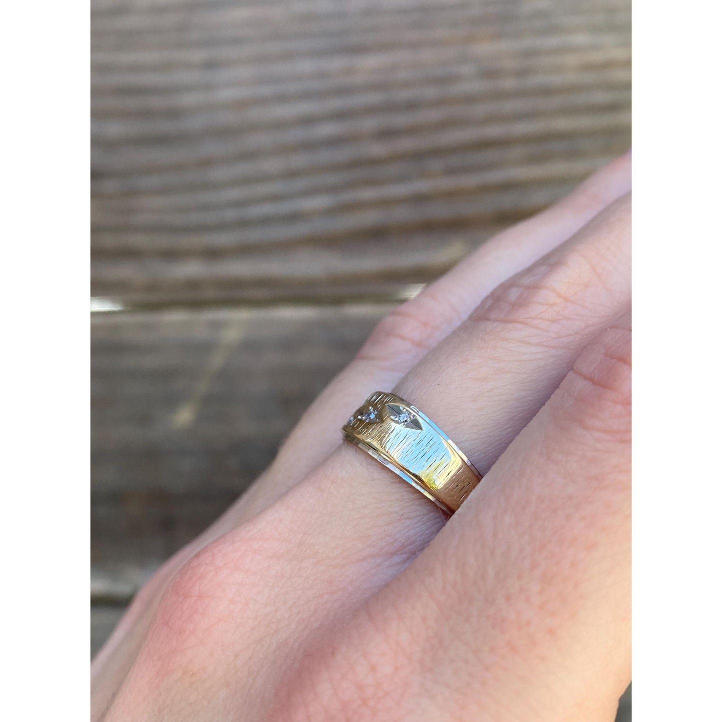 Vintage Solid 10k White & Yellow Gold Diamond Ring Band - Size 6.5