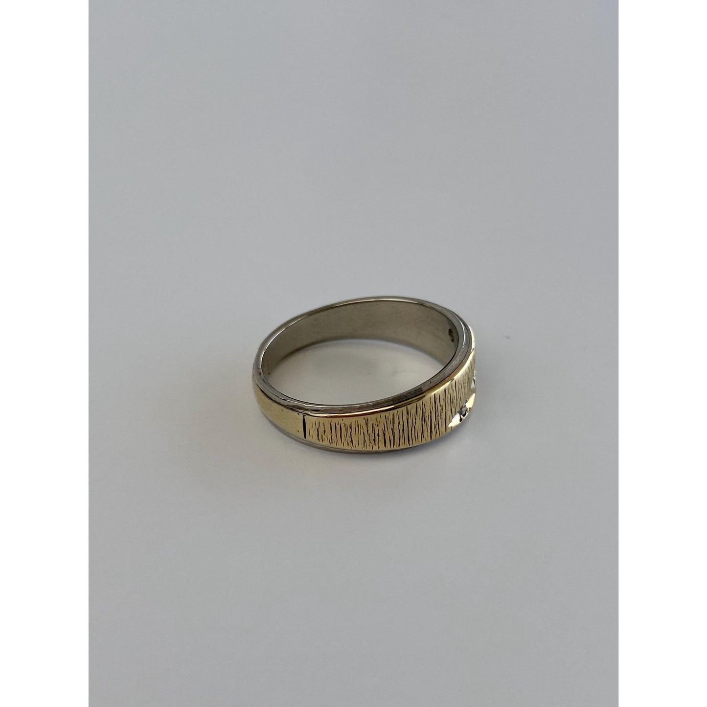 Vintage Solid 10k White & Yellow Gold Diamond Ring Band - Size 6.5