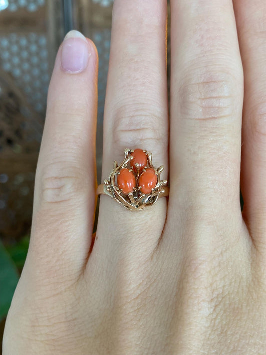 Vintage Solid 14k Yellow Gold Coral Ring - Size 6