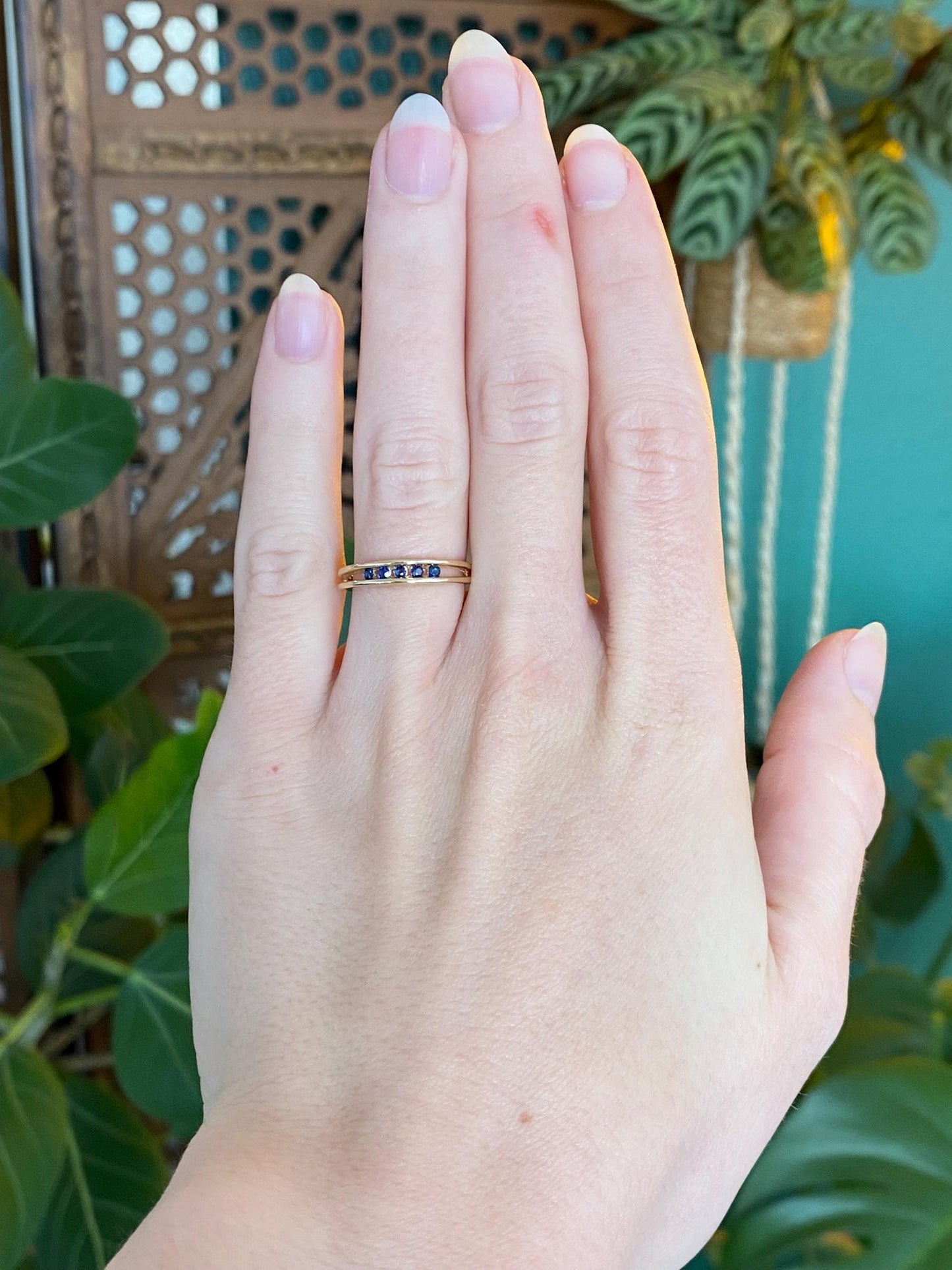 Vintage Solid 14k Yellow Gold Blue Spinel Ring - Size 5.75