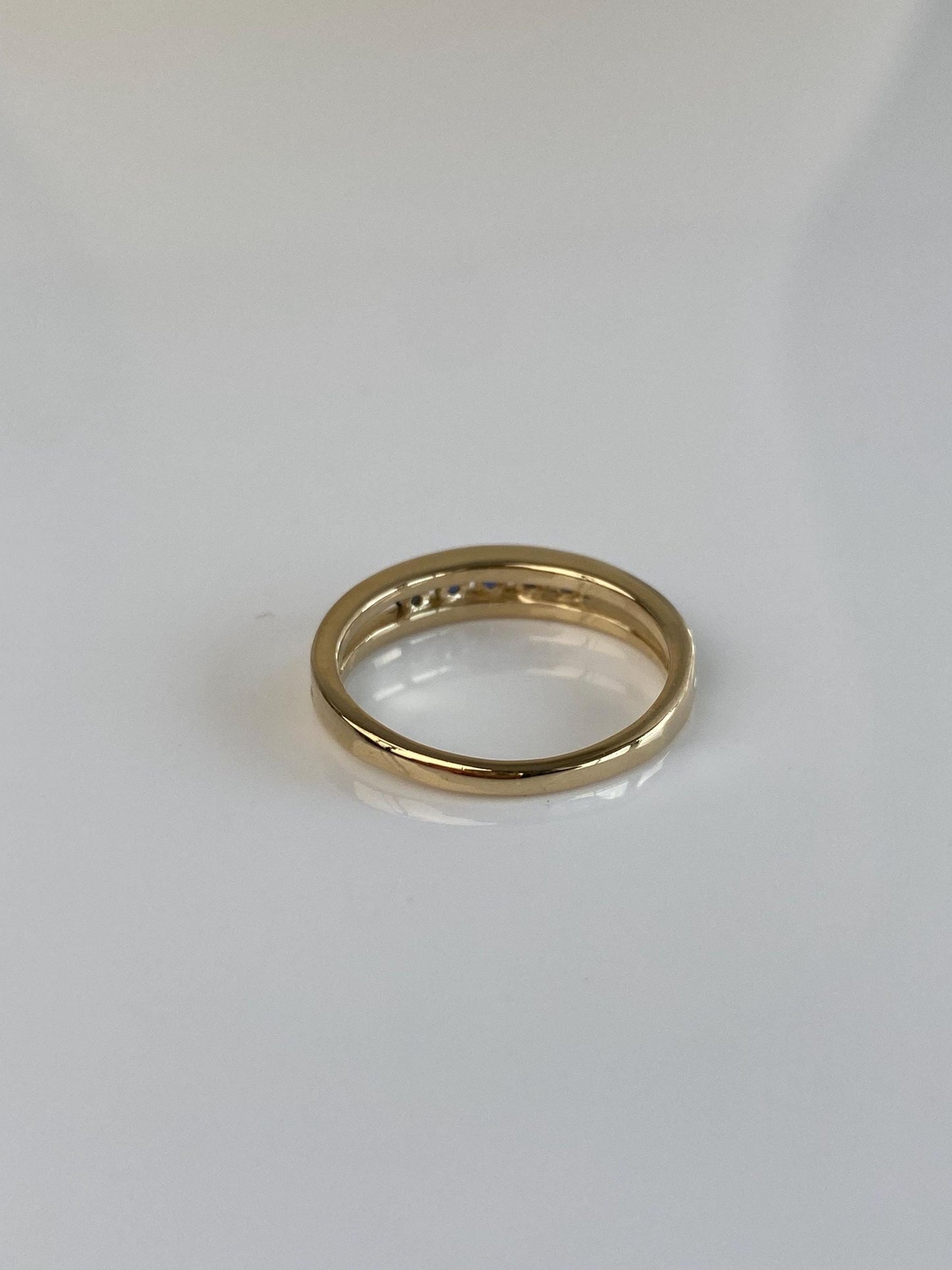 Vintage Solid 14k Yellow Gold Blue Spinel Ring - Size 5.75