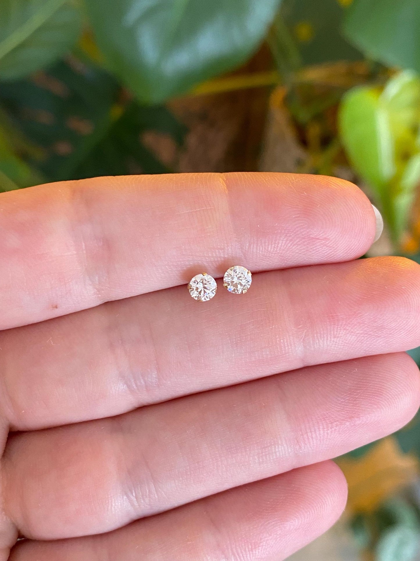 Vintage Solid 9k Yellow Gold Clear Cubic Zirconia Stud Earrings