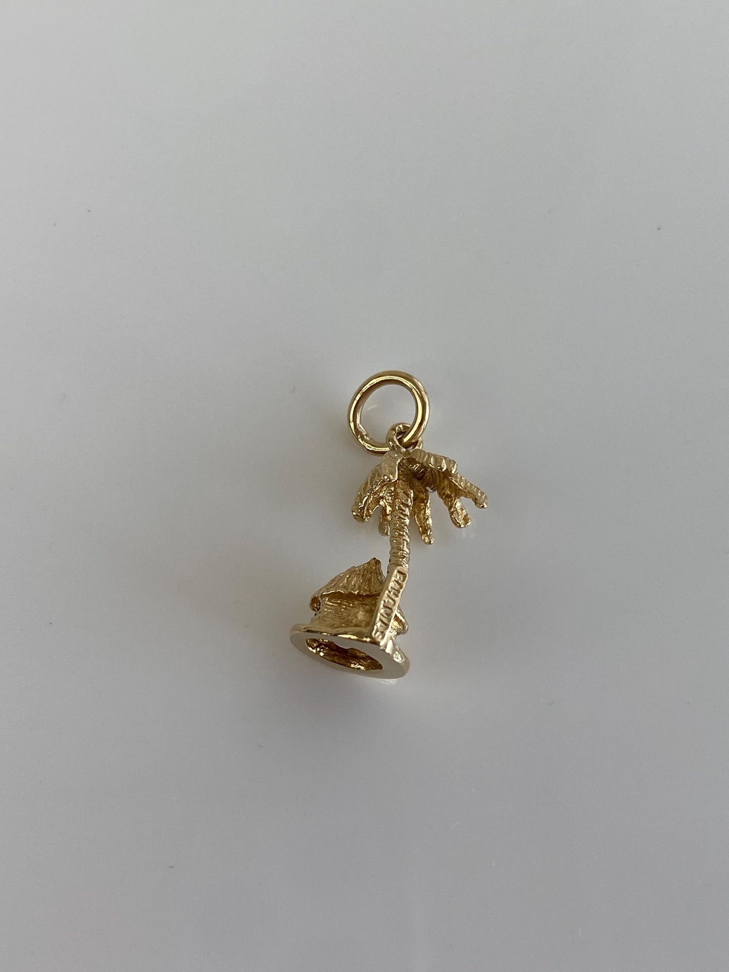 Vintage Solid 14k Yellow Gold Beach Hut Palm Tree Charm