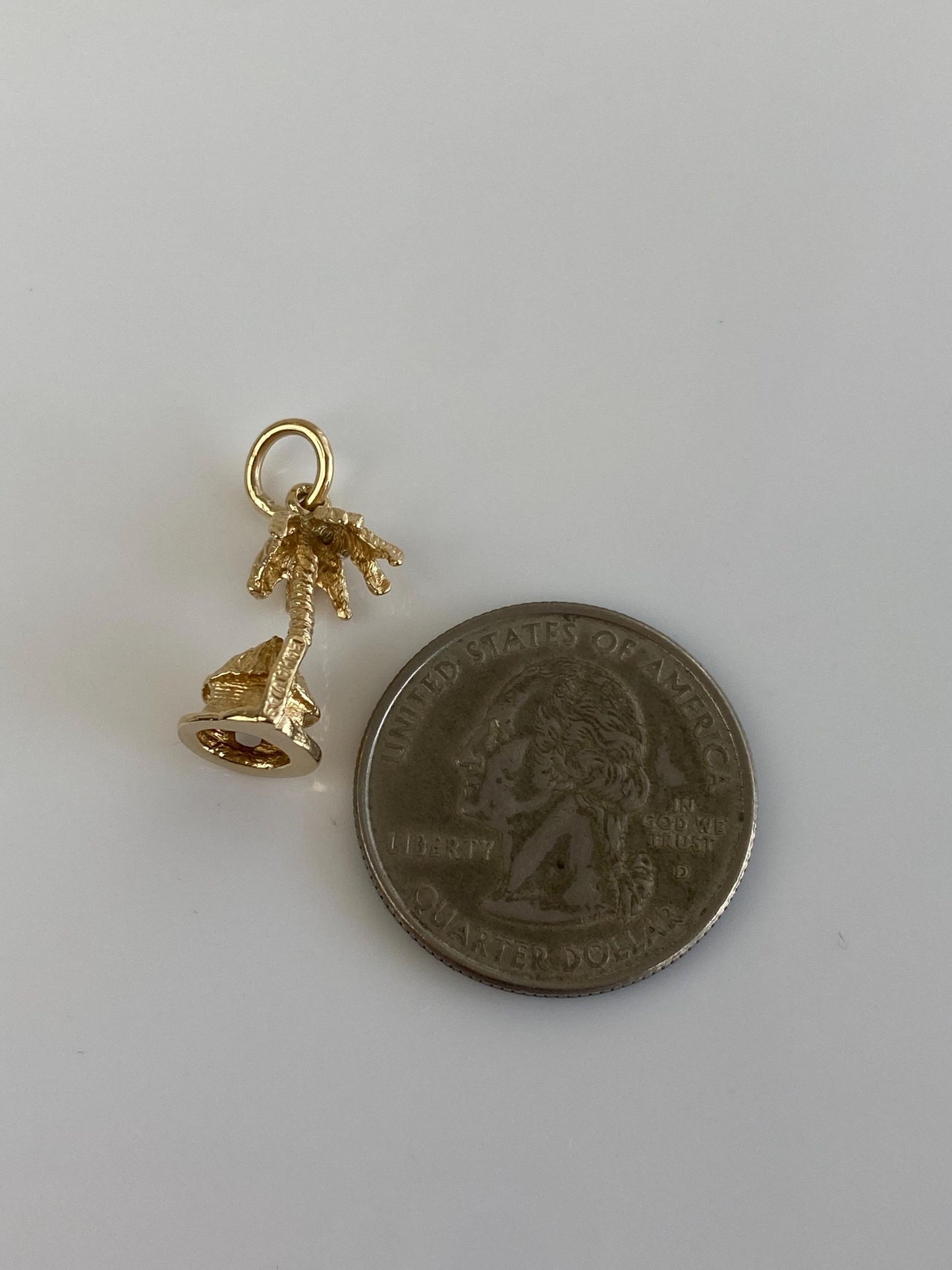 Vintage Solid 14k Yellow Gold Beach Hut Palm Tree Charm