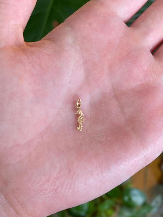 Vintage Solid 14k Yellow Gold Tiny Seahorse Charm