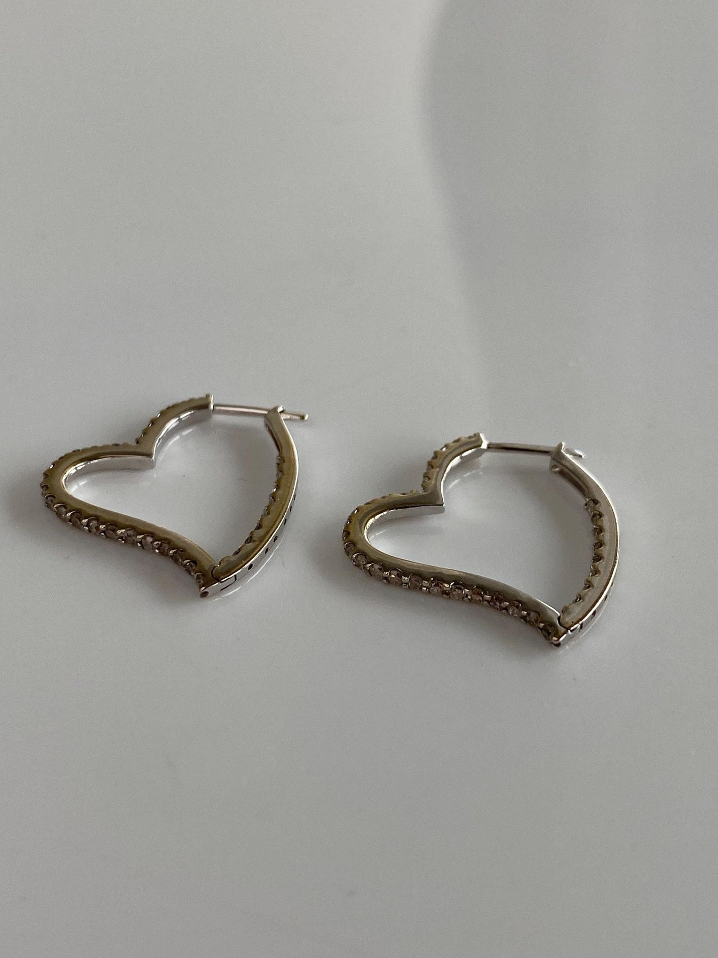 Vintage Solid 18k White Gold Diamond Heart Hoop Earrings