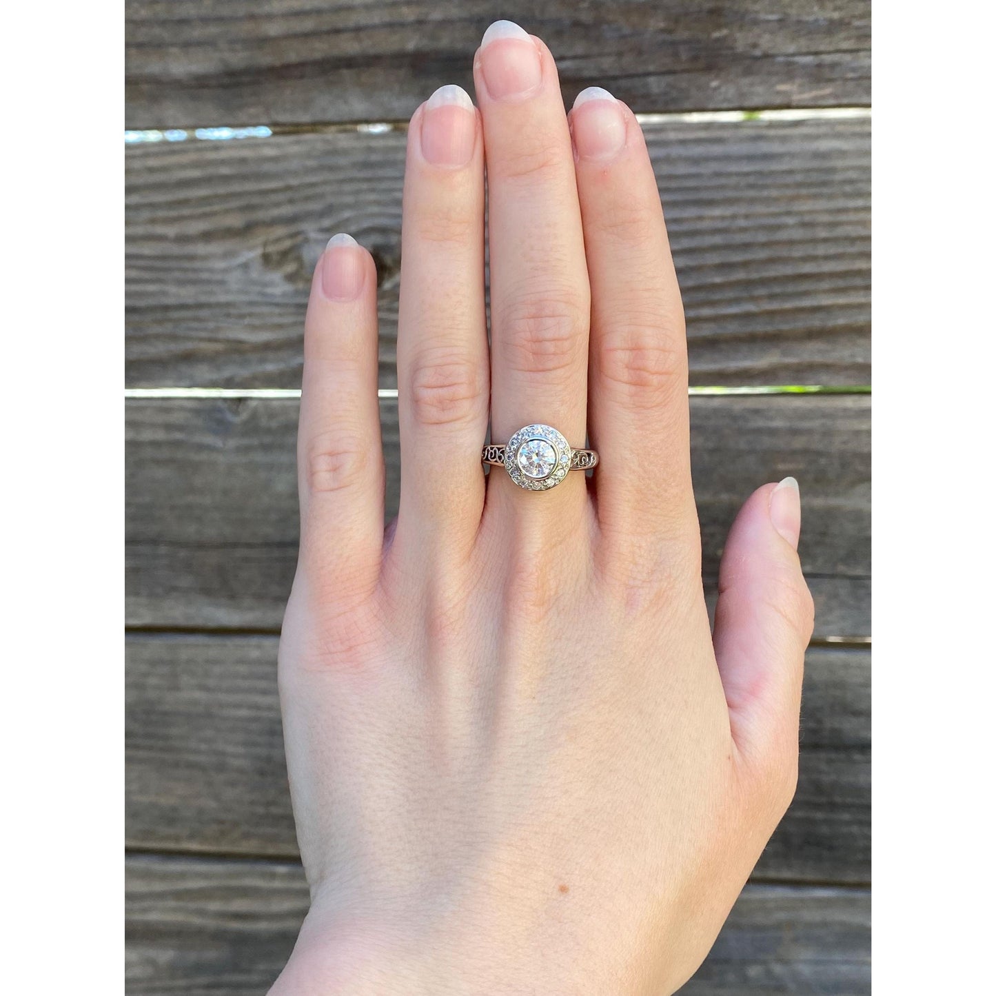 Solid 14k White Gold Cubic Zirconia Ring - Size 7.5