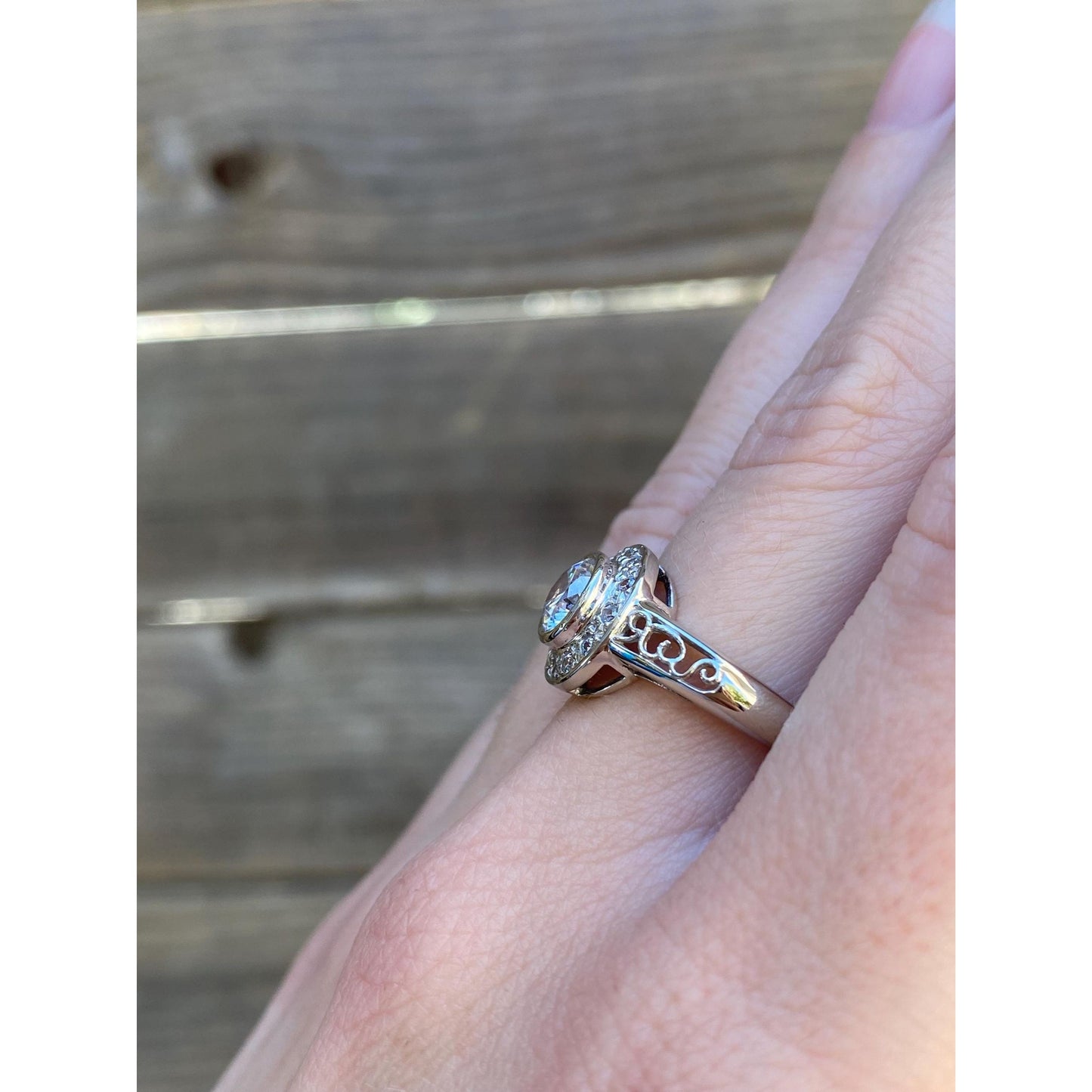 Solid 14k White Gold Cubic Zirconia Ring - Size 7.5