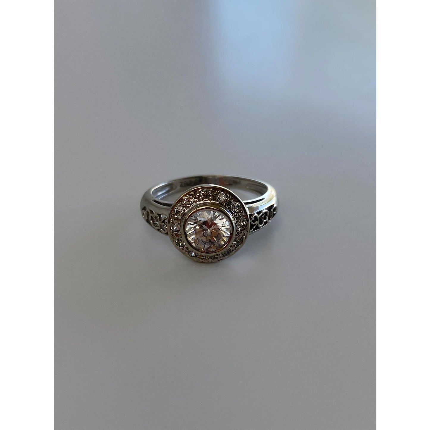 Solid 14k White Gold Cubic Zirconia Ring - Size 7.5