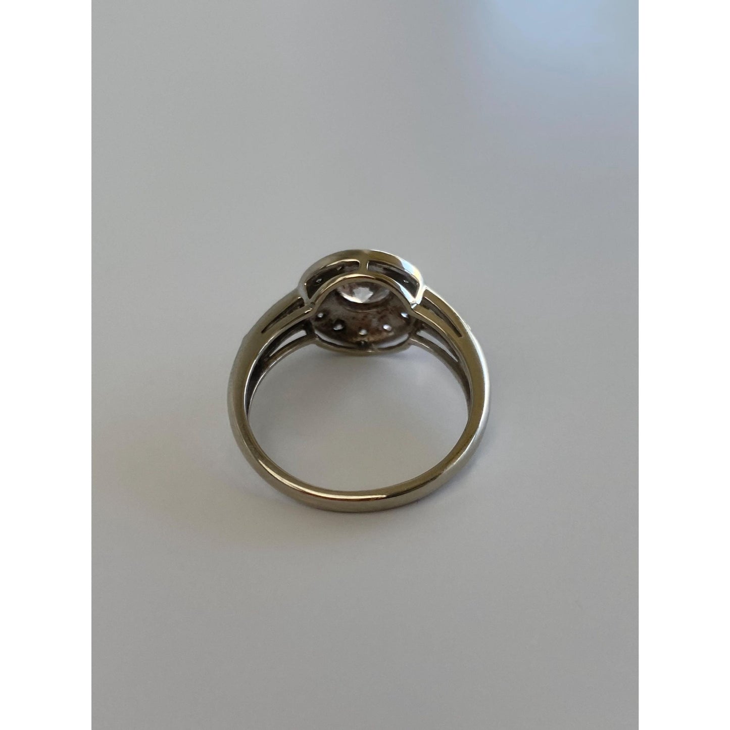 Solid 14k White Gold Cubic Zirconia Ring - Size 7.5