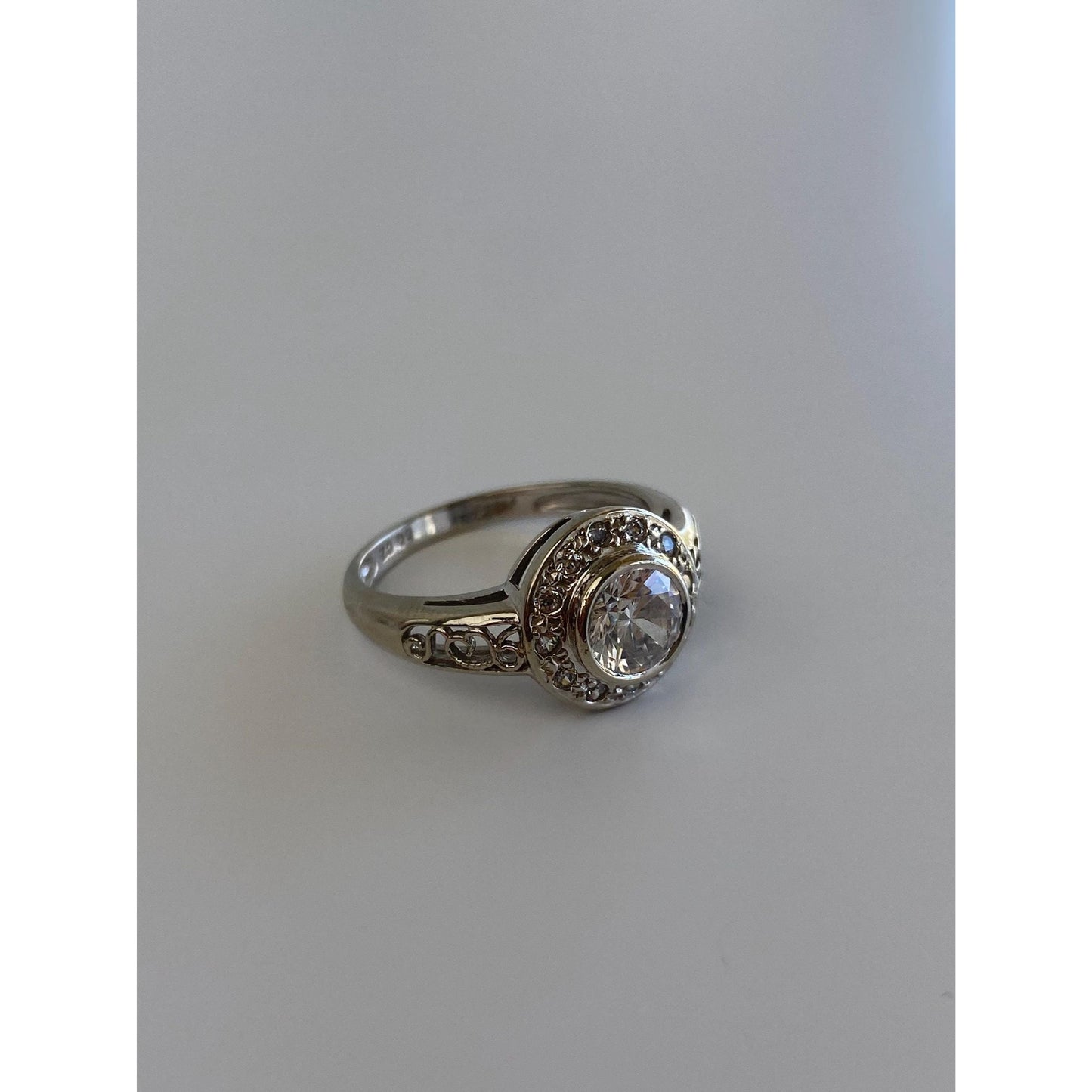 Solid 14k White Gold Cubic Zirconia Ring - Size 7.5