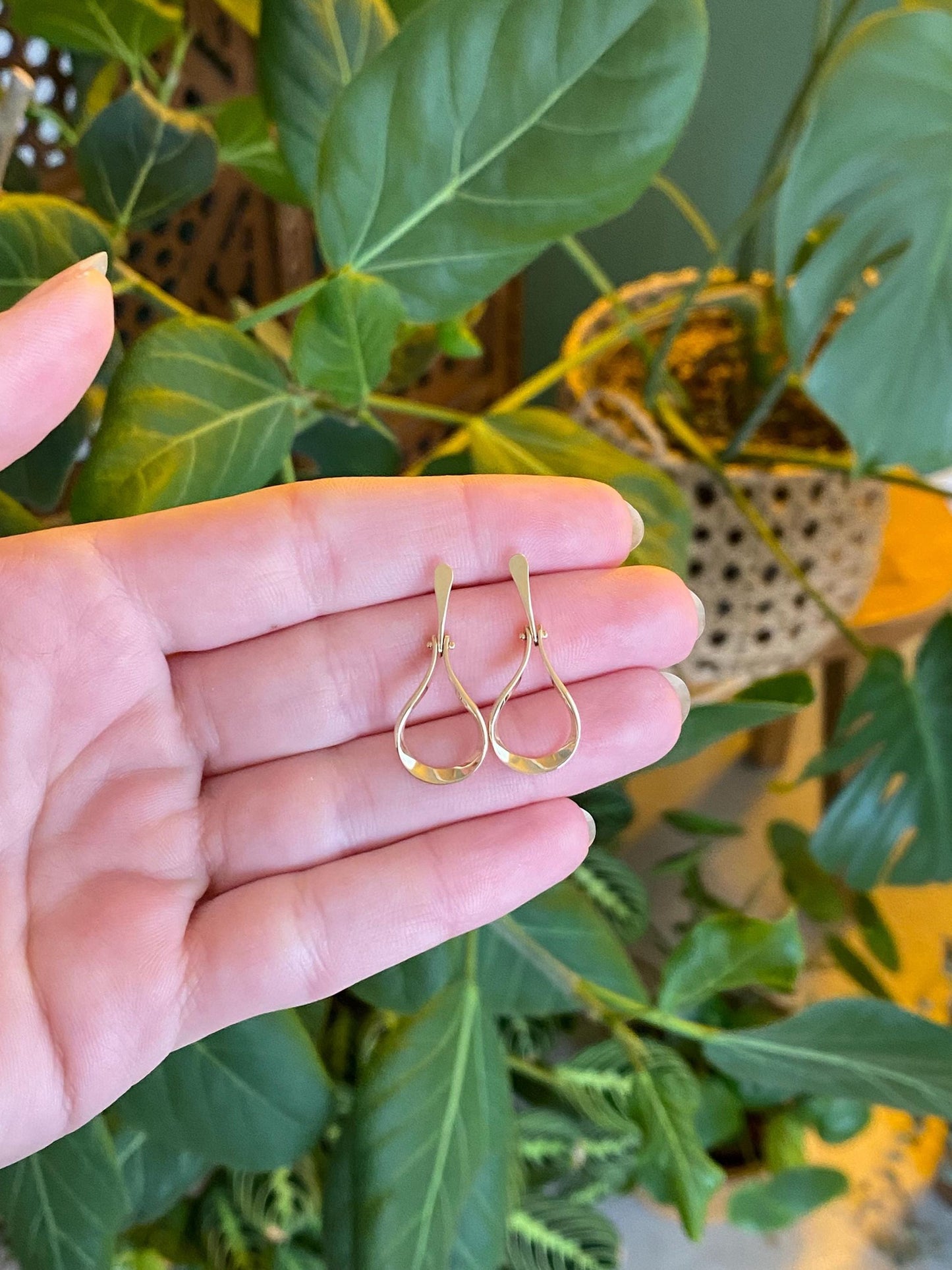 Vintage Solid 14k Yellow Gold Hinged Dangle Stud Earrings