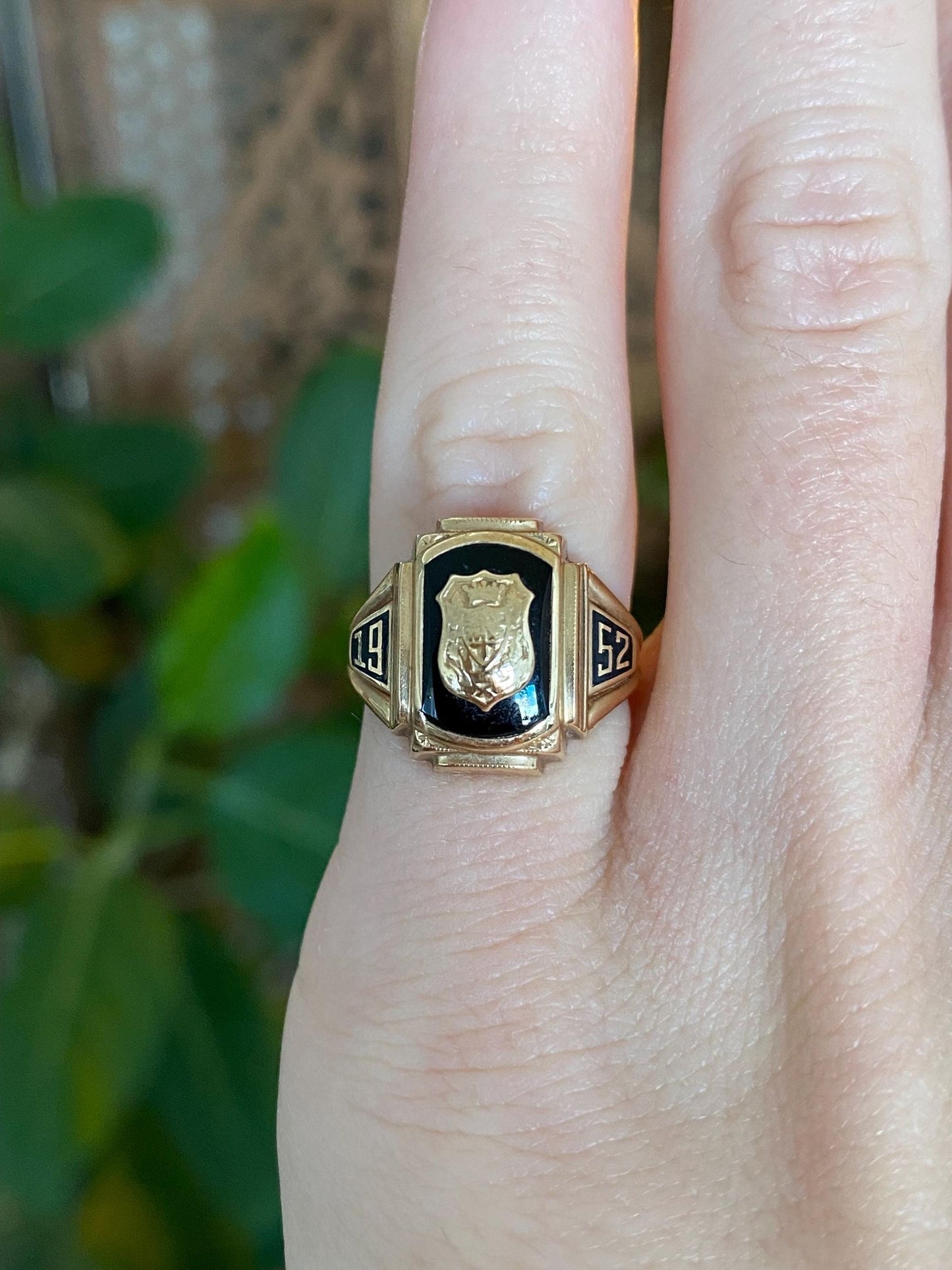 Vintage Solid 10k Yellow Gold Onyx 1952 Class Ring - Size 4