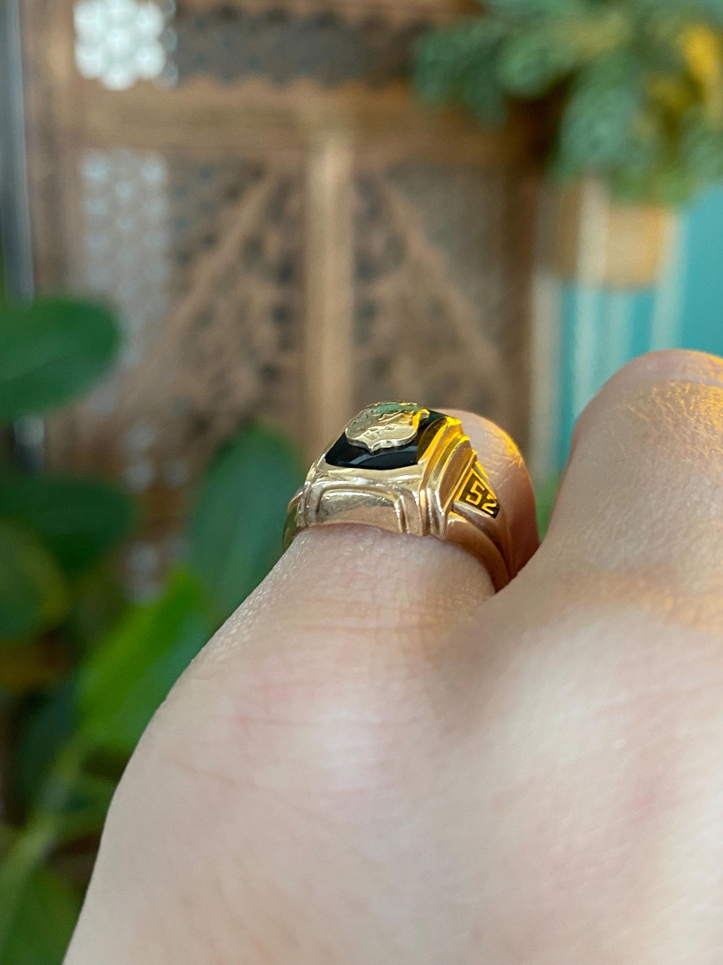 Vintage Solid 10k Yellow Gold Onyx 1952 Class Ring - Size 4