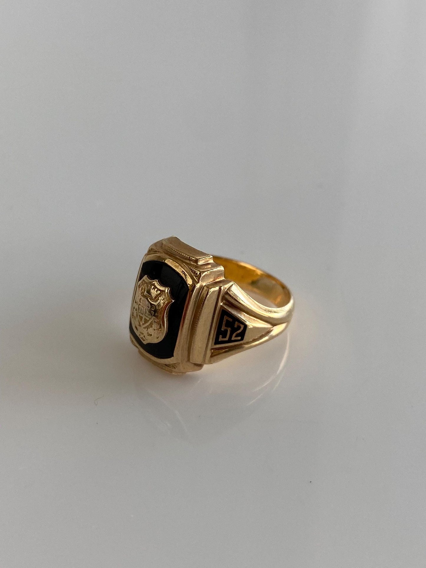Vintage Solid 10k Yellow Gold Onyx 1952 Class Ring - Size 4