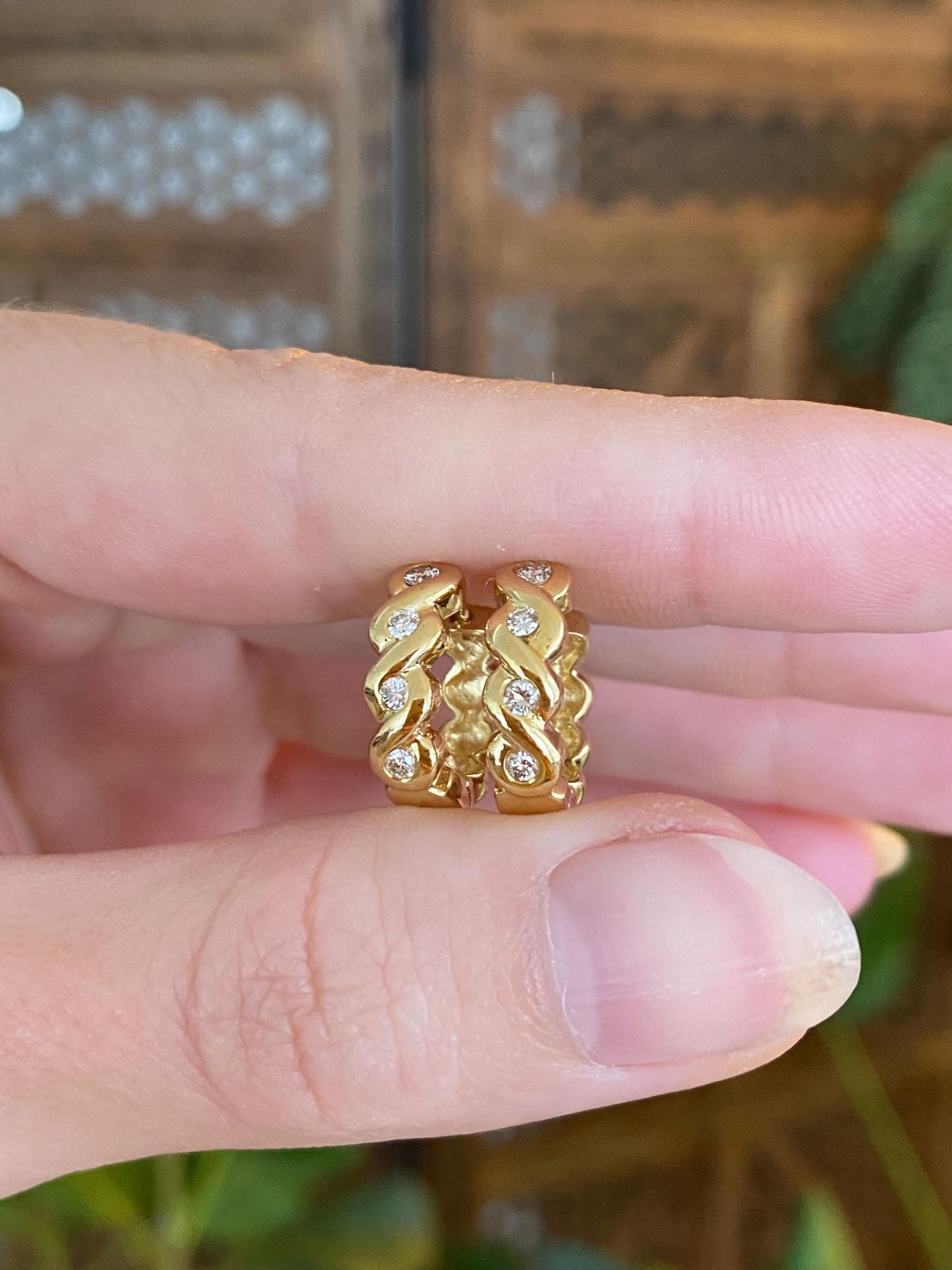 Vintage Solid 18k Yellow Gold Diamond Twist Hoop Earrings