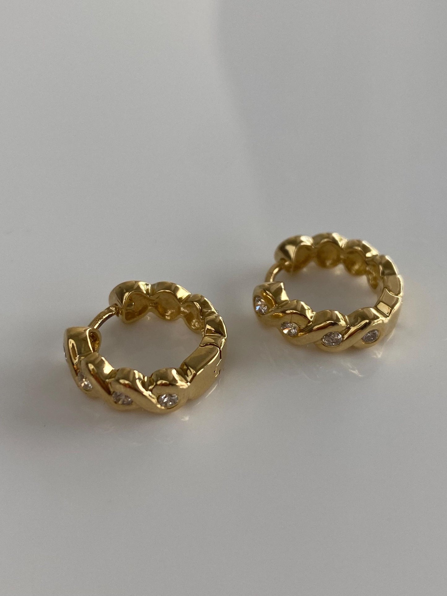 Vintage Solid 18k Yellow Gold Diamond Twist Hoop Earrings
