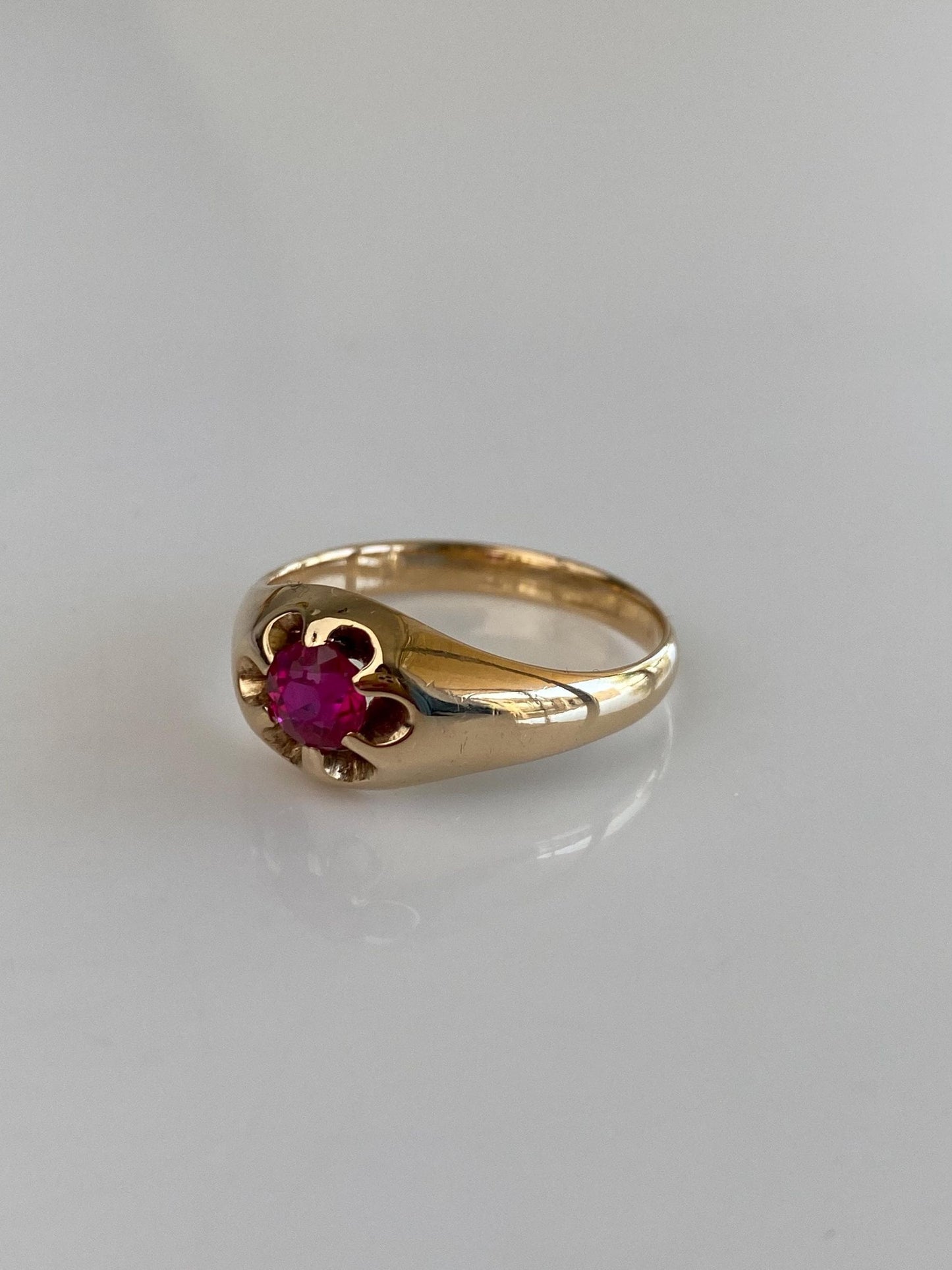 Vintage Solid 14k Yellow Gold Pink Sapphire Ring - Size 9