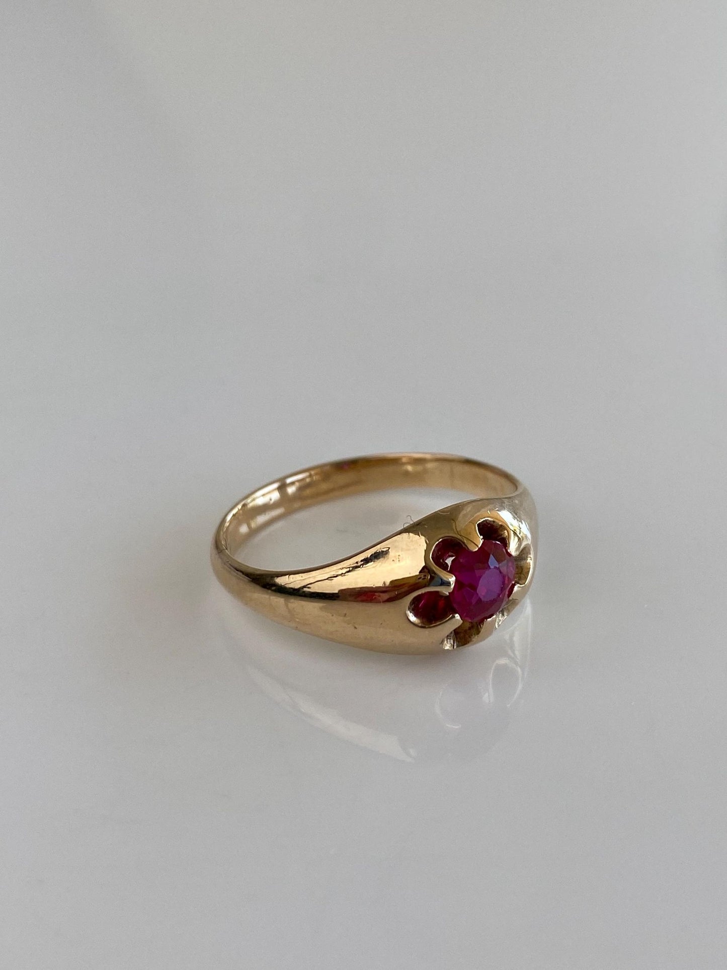 Vintage Solid 14k Yellow Gold Pink Sapphire Ring - Size 9