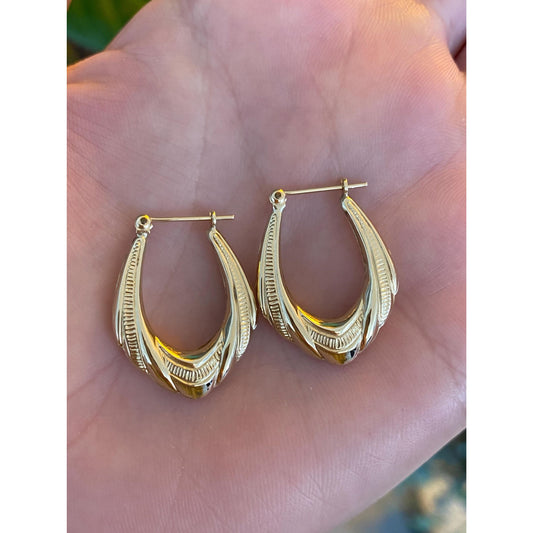 Vintage 14k Yellow Gold Scalloped Pattern Hoop Earrings