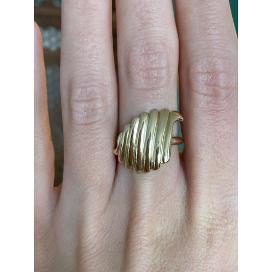 Solid 14k Yellow Gold Post Modern Scalloped Ring - Size 7.25