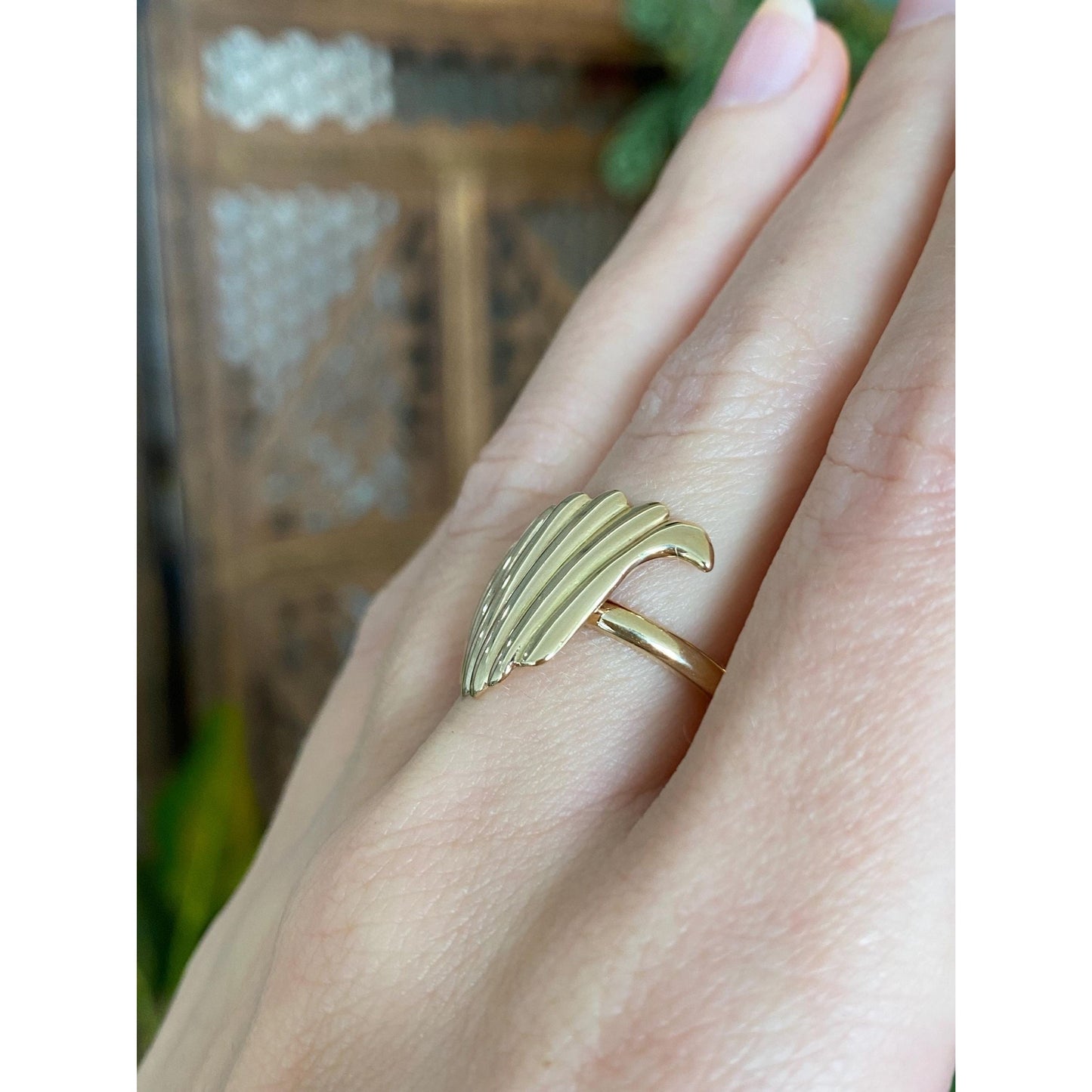 Solid 14k Yellow Gold Post Modern Scalloped Ring - Size 7.25