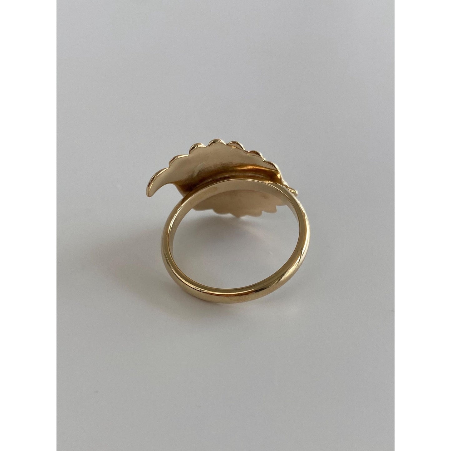 Solid 14k Yellow Gold Post Modern Scalloped Ring - Size 7.25
