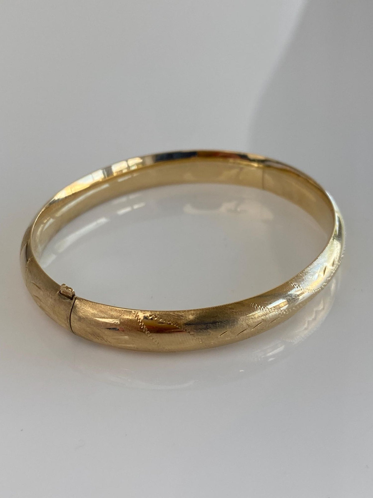 Vintage 14k Yellow Gold Engraved Bangle Bracelet