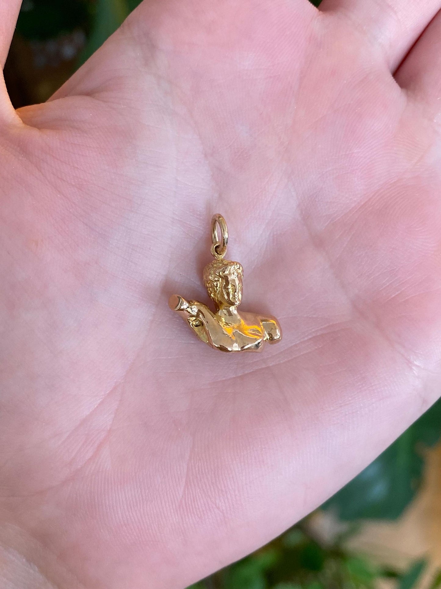 Vintage Solid 18k Yellow Gold Bust Charm