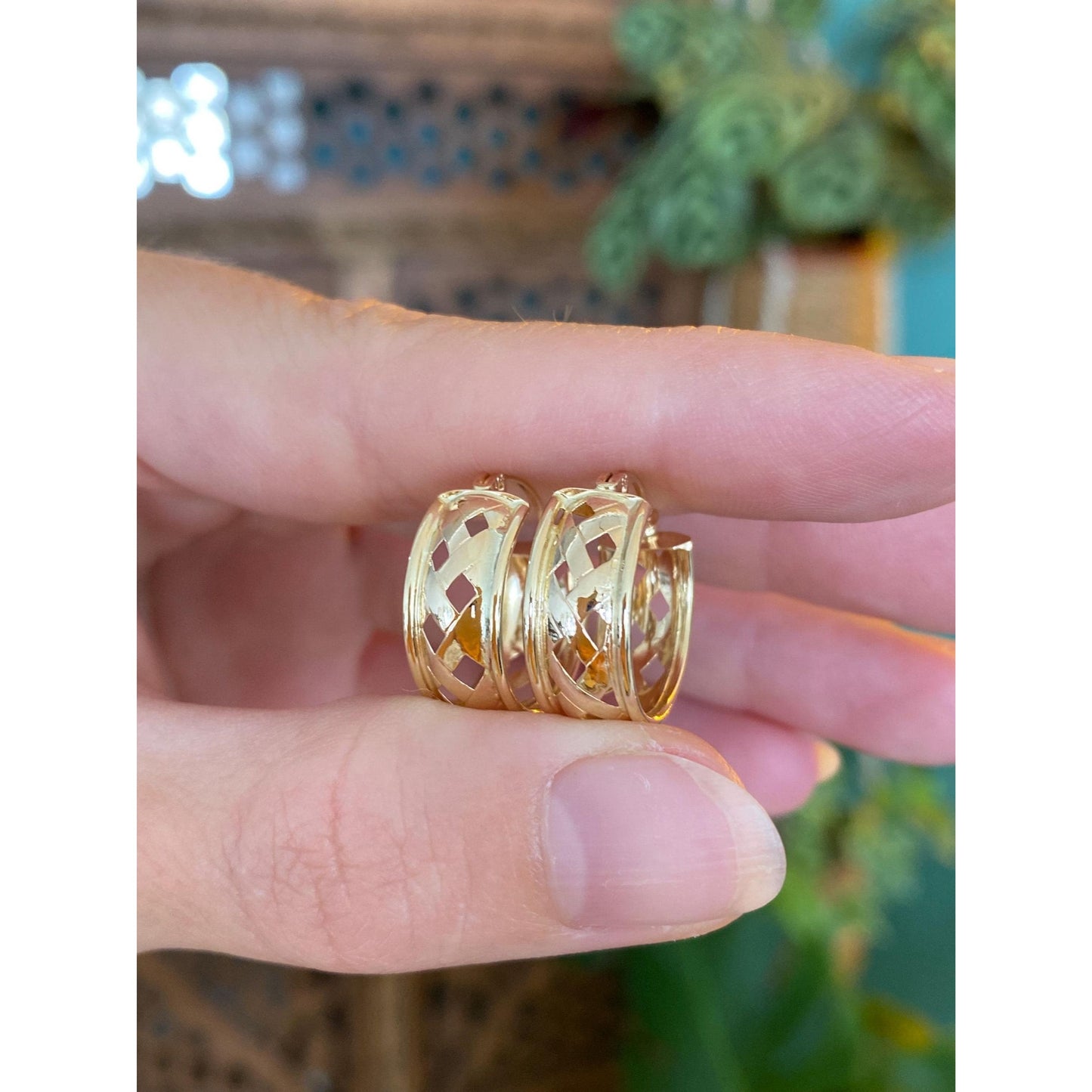 Vintage Solid 14k Yellow Gold Open Basket Weave Hoop Earrings