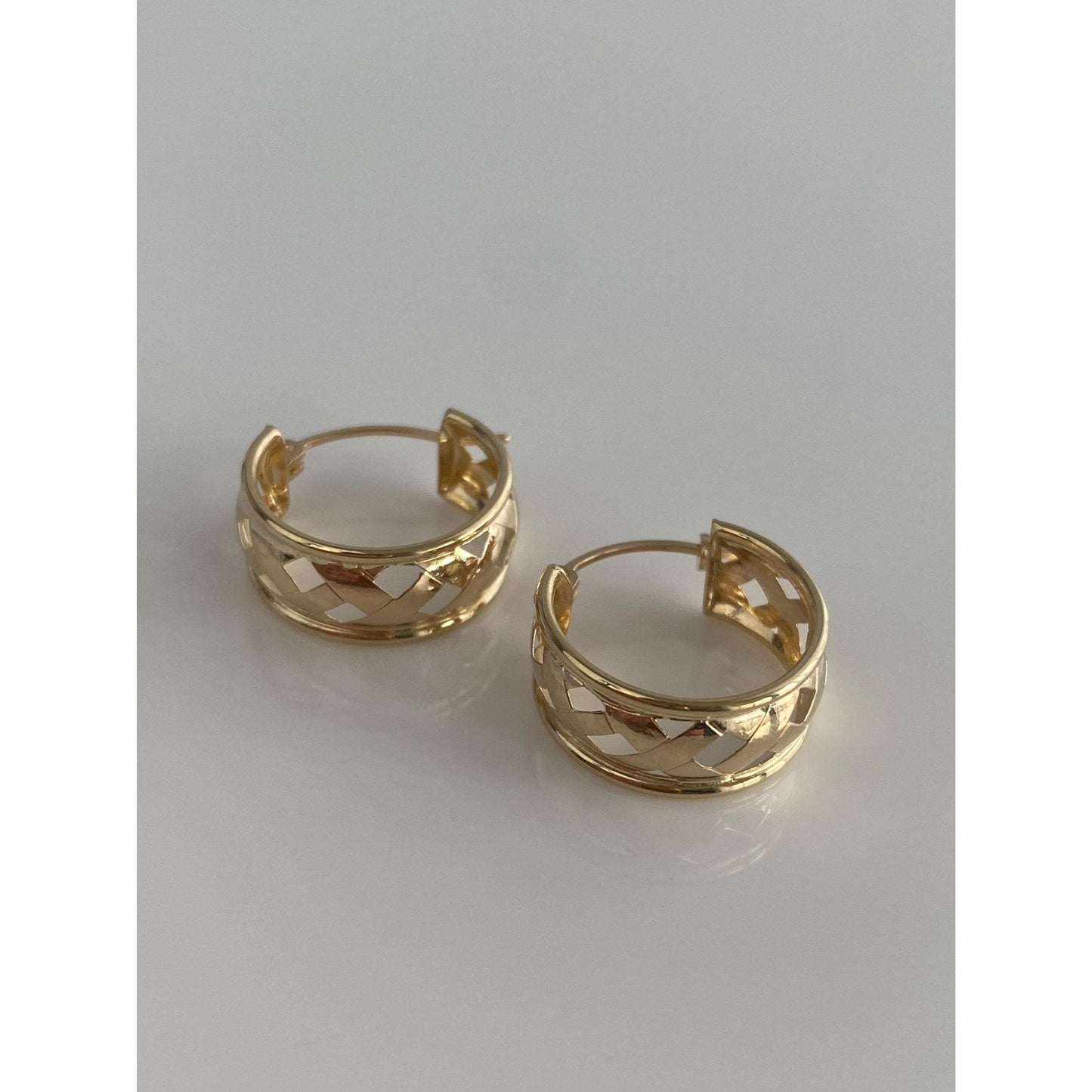 Vintage Solid 14k Yellow Gold Open Basket Weave Hoop Earrings